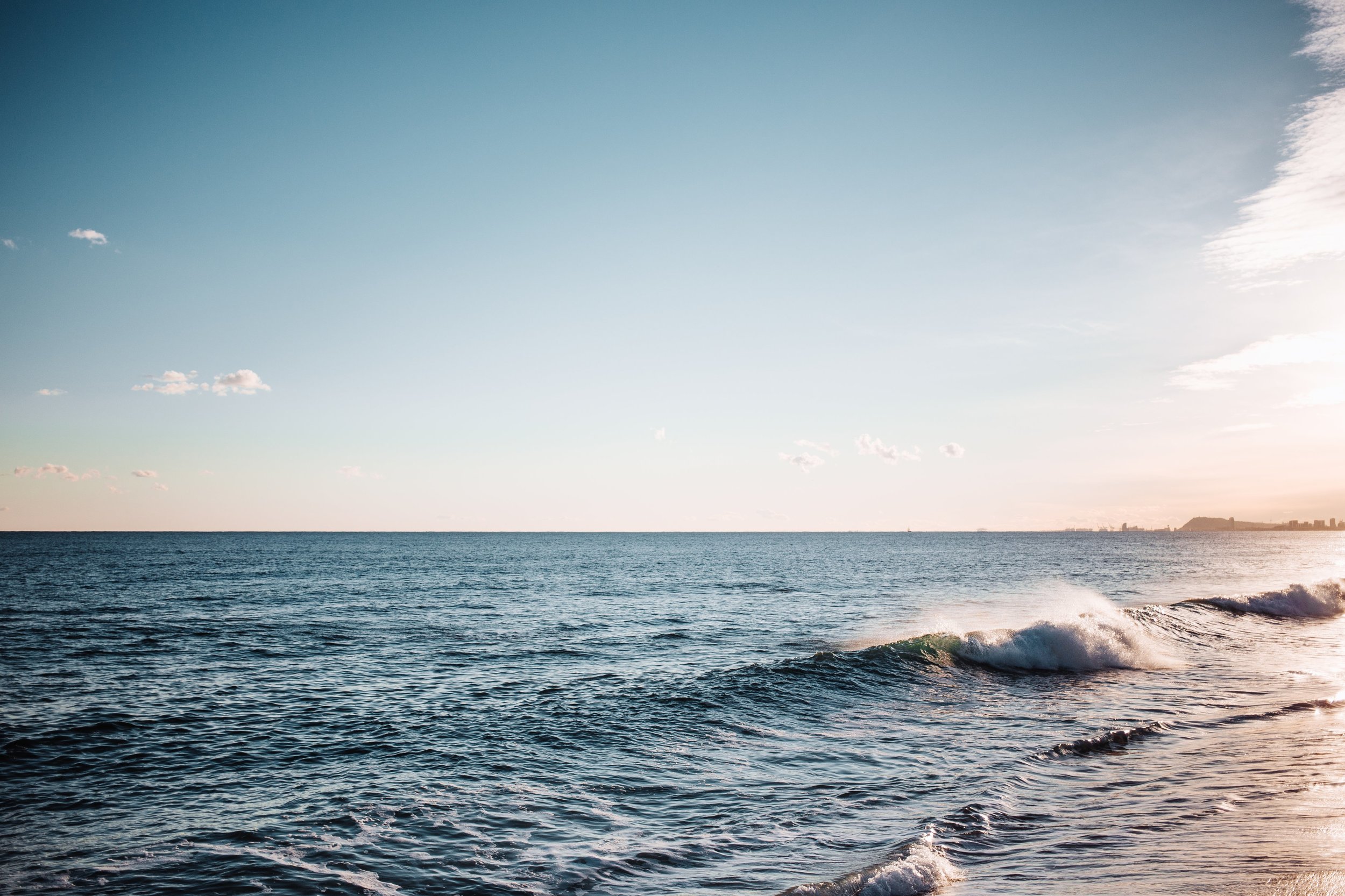 ocean-waves-crashing_4460x4460.jpg