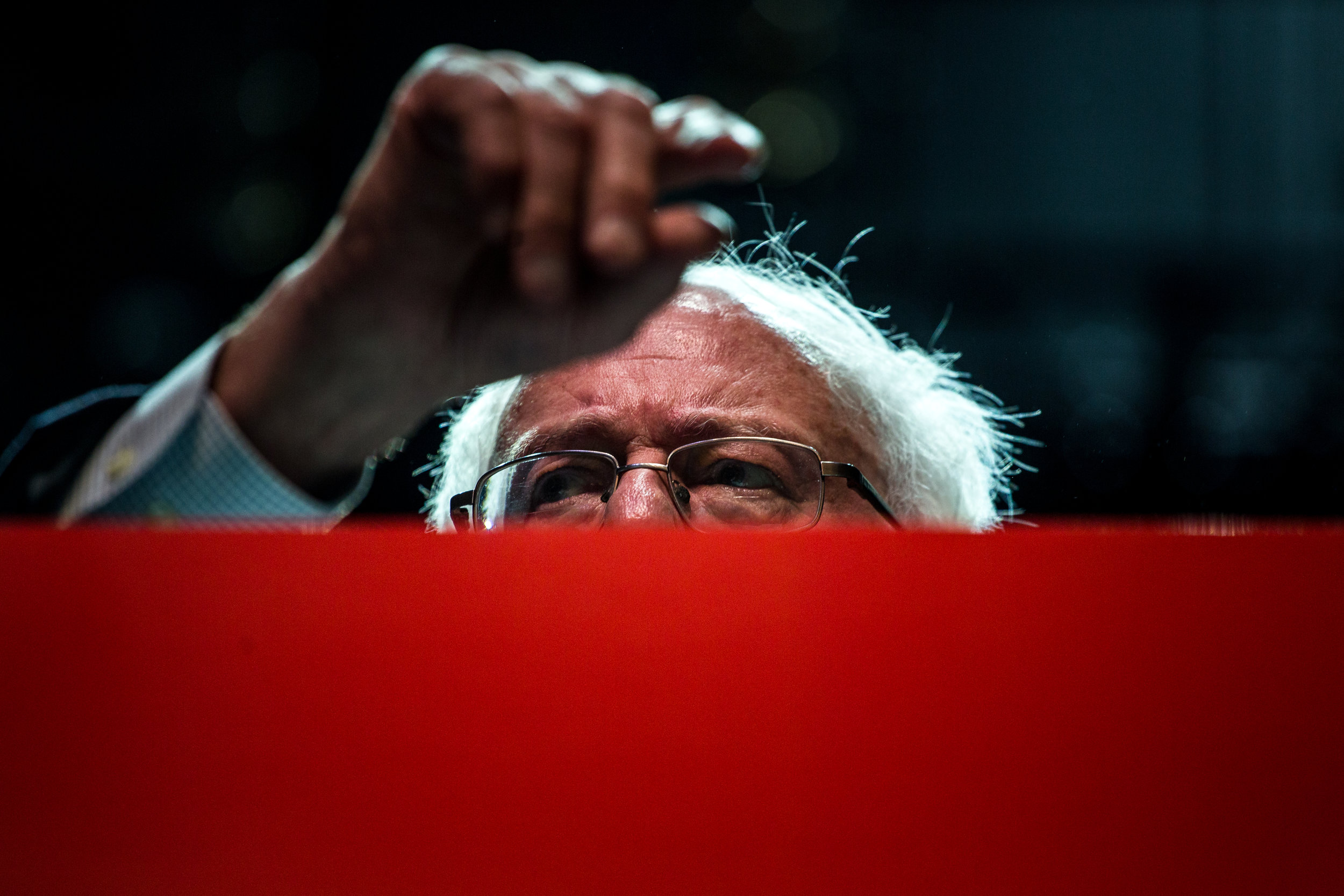  Vermont Senator Bernie Sanders rouses the crowd during an October 2017 fundraiser for Bill de Blasio. 