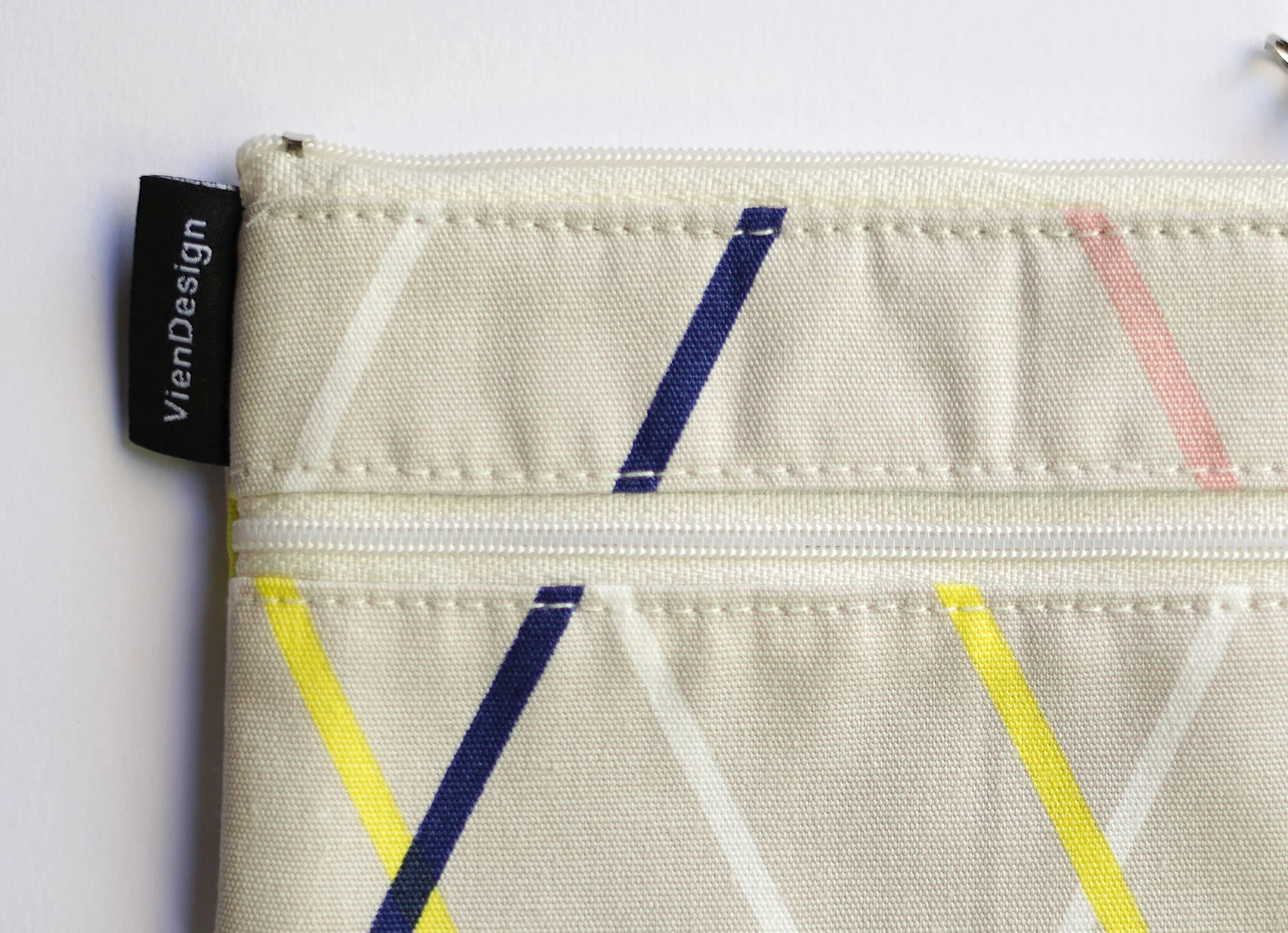 Viendesign Small Purse _ Lines 03.jpg