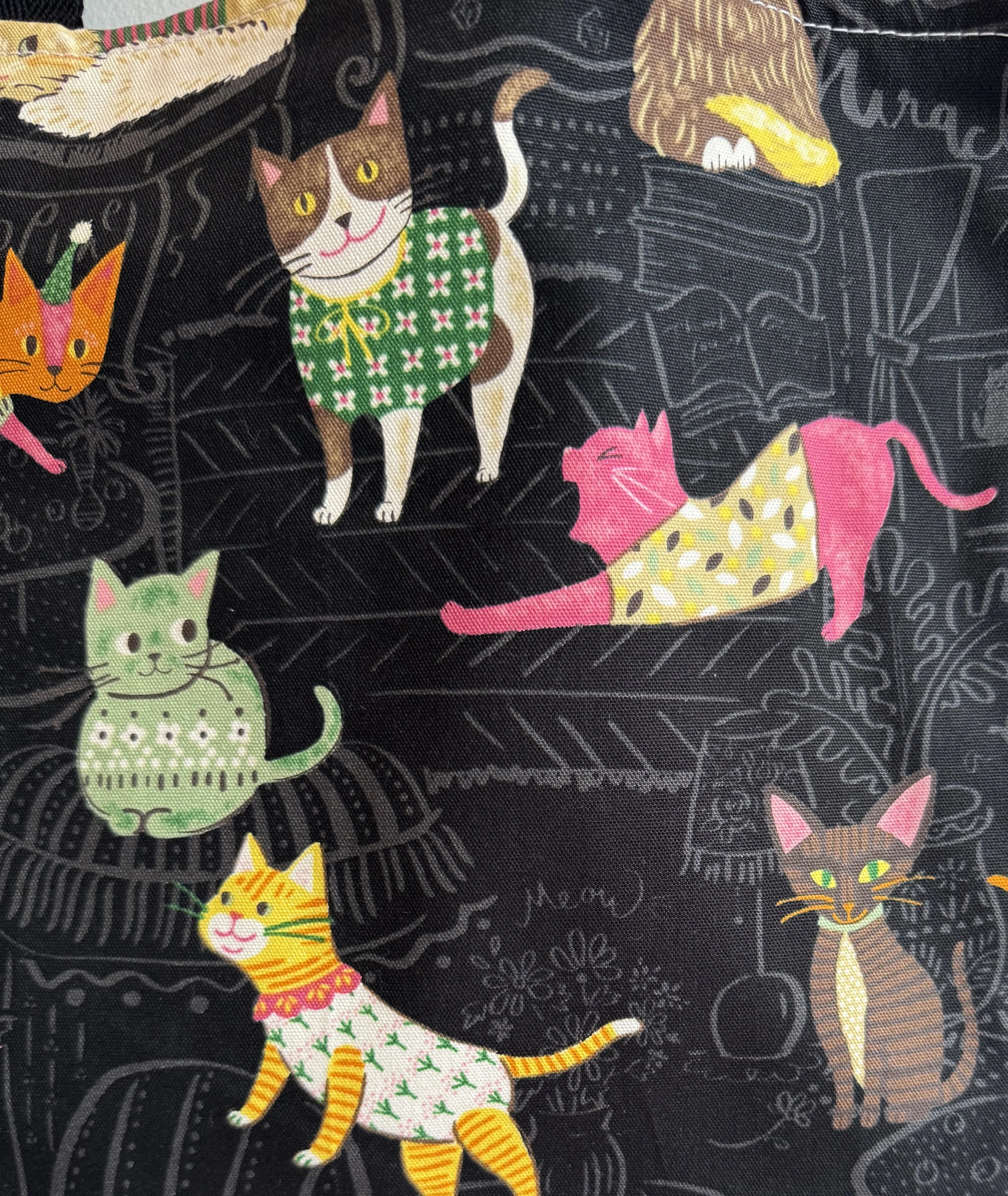 JAPANESE FABRIC - CATS ON BLACK CLOSE-UP 01.jpg