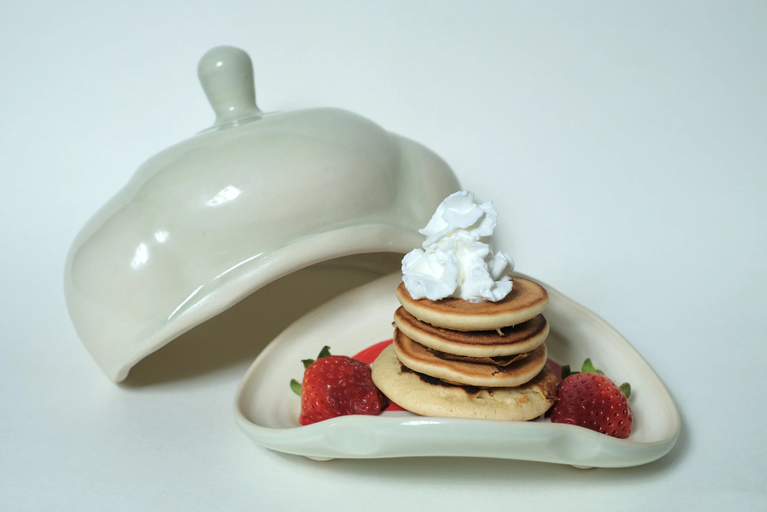 Breakfast Cloud Platter 3.Lid Open With Food, Carrie Ohm.jpeg