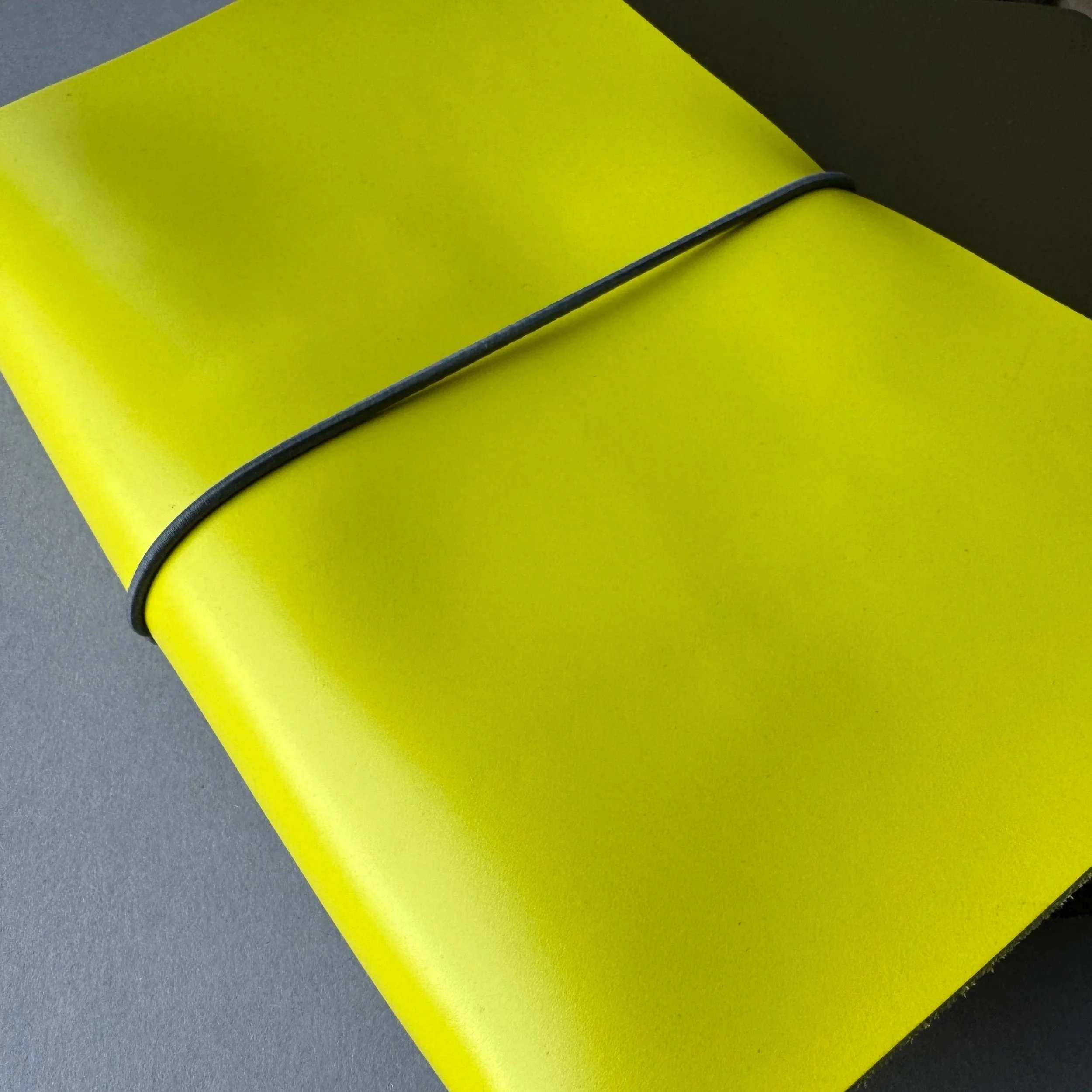 Ledernotizbuch Gelb + Grau