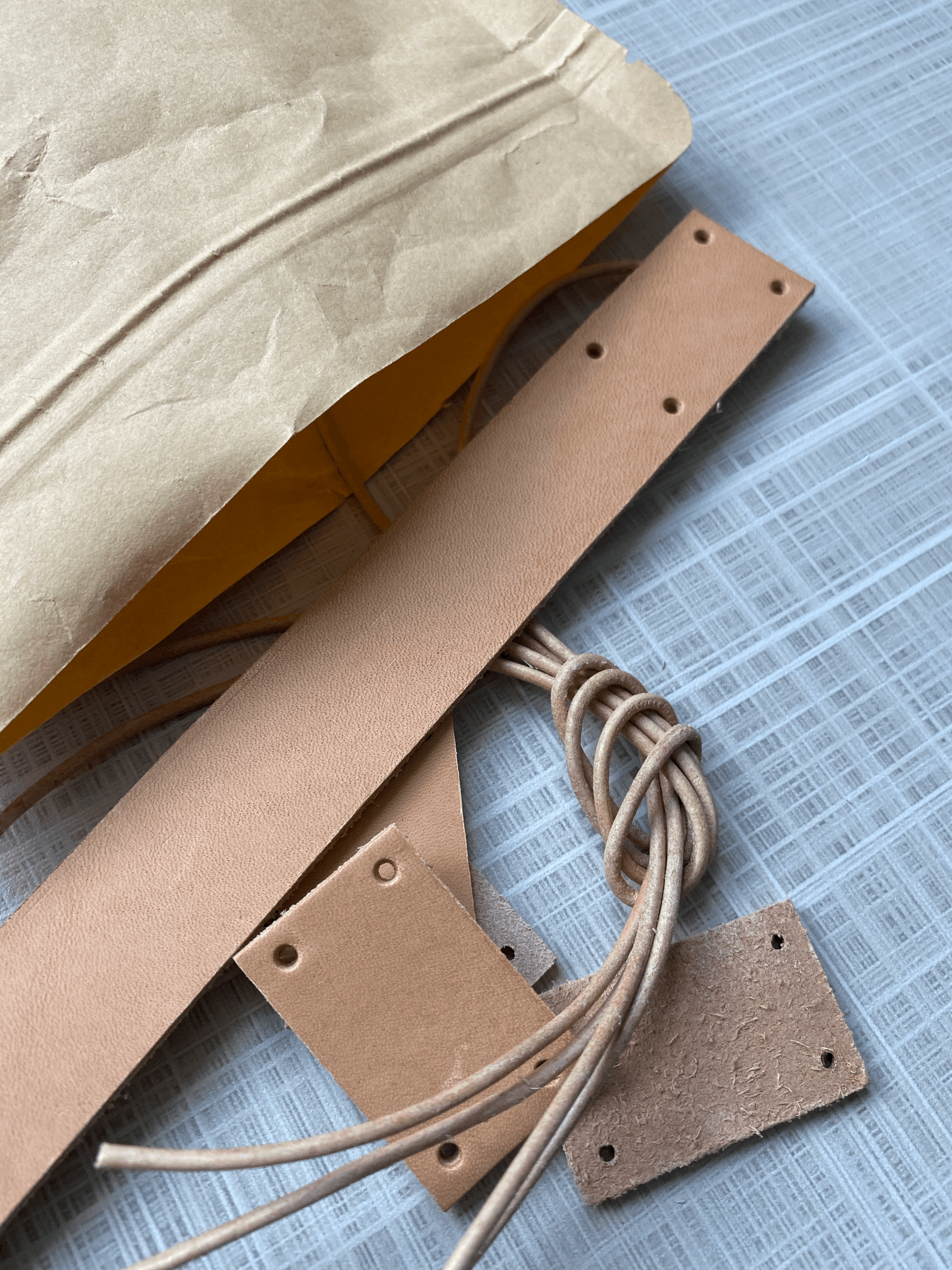 Lederriemen für French Market Bag.gif