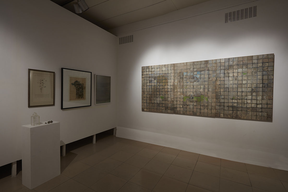 Installation view, works by Zahoor ul Akhlaq. Courtesy of the Inayat Ismail Collection, Karachi, the Estate of Zahoor Ul Akhlaq, Lahore and Toronto, Jhaveri Contemporary, Mumbai and Pakistan High Commission, Dhaka. Photo courtesy of the Dhaka Art Summit and Samdani Art Foundation. Photo credit: Jenni Carter