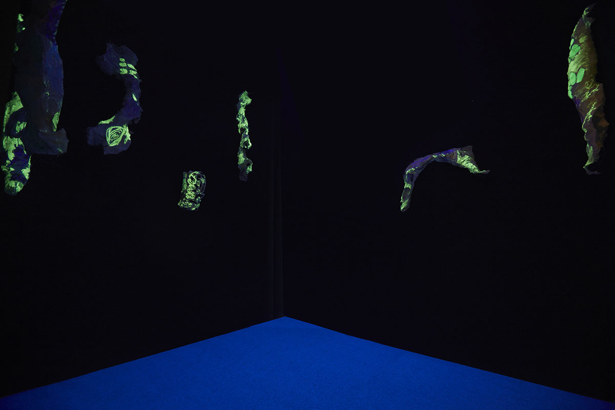 Lynda Benglis, LUCCINELLI , 2012, courtesy of the artist, and Cheim and Read, New York. Photo courtesy of the Dhaka Art Summit and Samdani Art Foundation. Photo: Jenni Carter. Art © Lynda Benglis/Licensed by VAGA, New York, NY