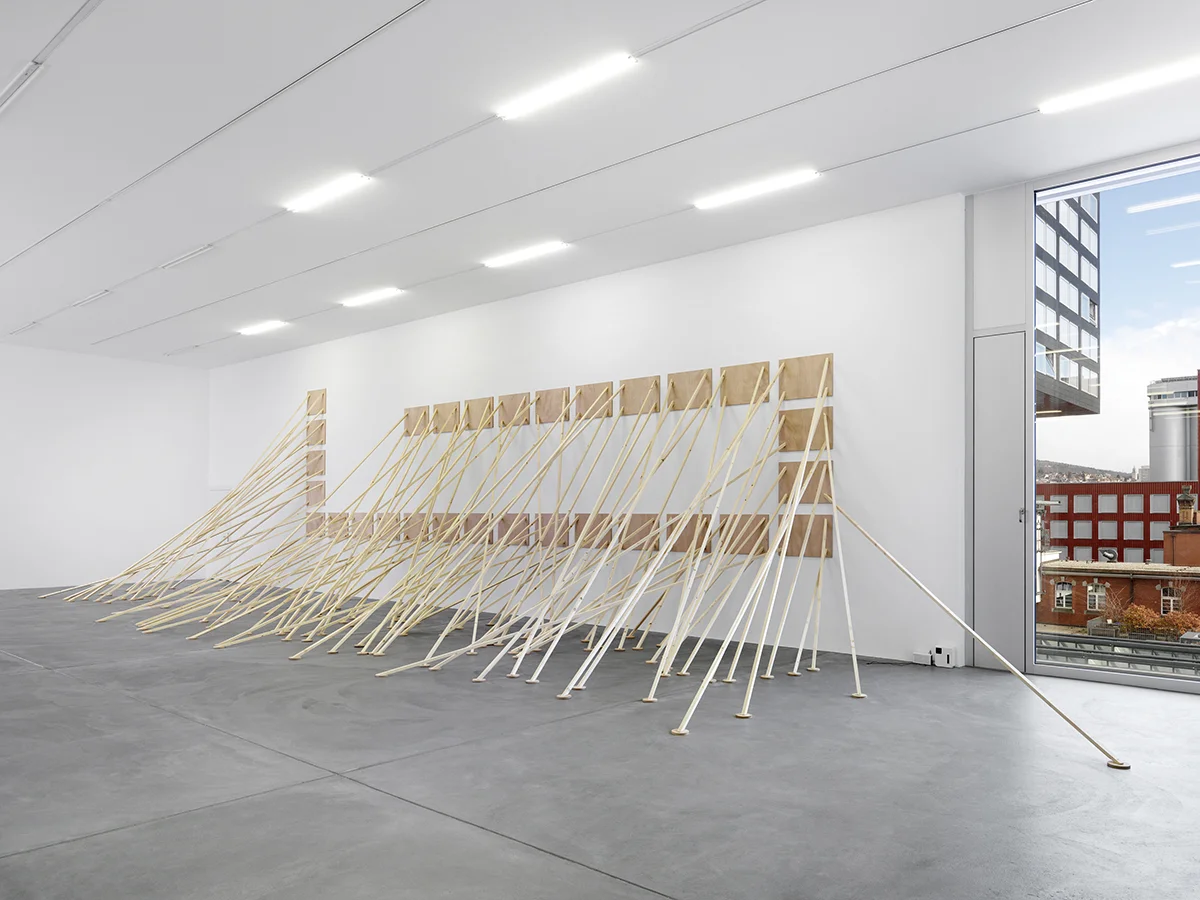 so-so sits on the park bench and observes the trees blowing in the breeze,at peace (2017), wood, various dimensions, on display at ‘Speak, Lokal’, Kunsthalle Zürich. Image courtesy: Annik Wetter