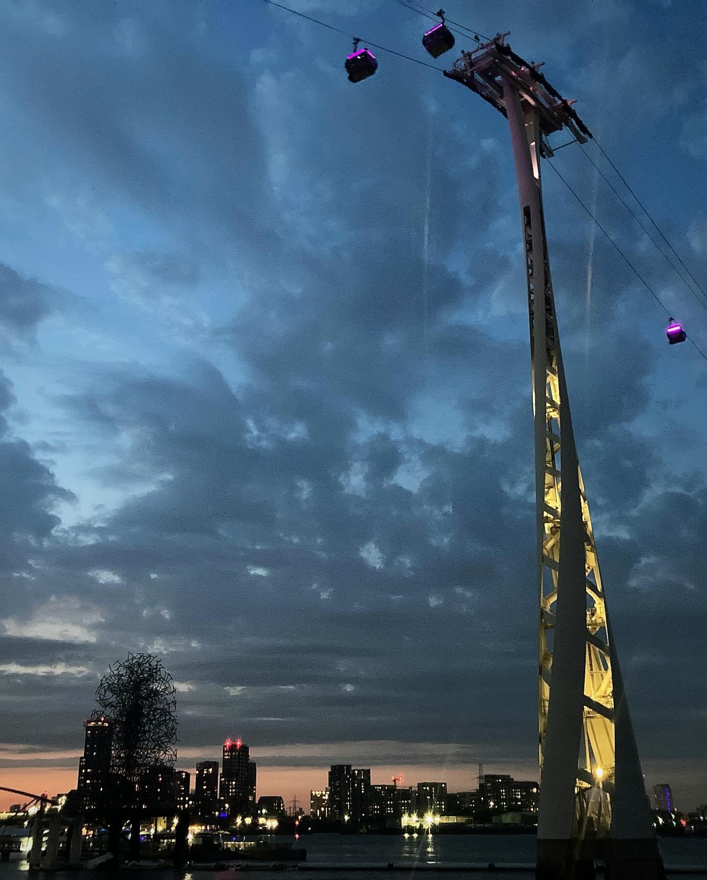 London being glorious today&hellip; #london #cablecar #views #flying #maroon