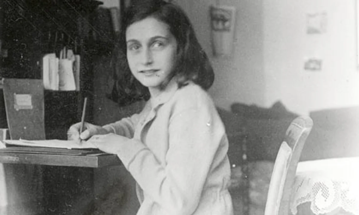Anne-Frank-writer.jpg