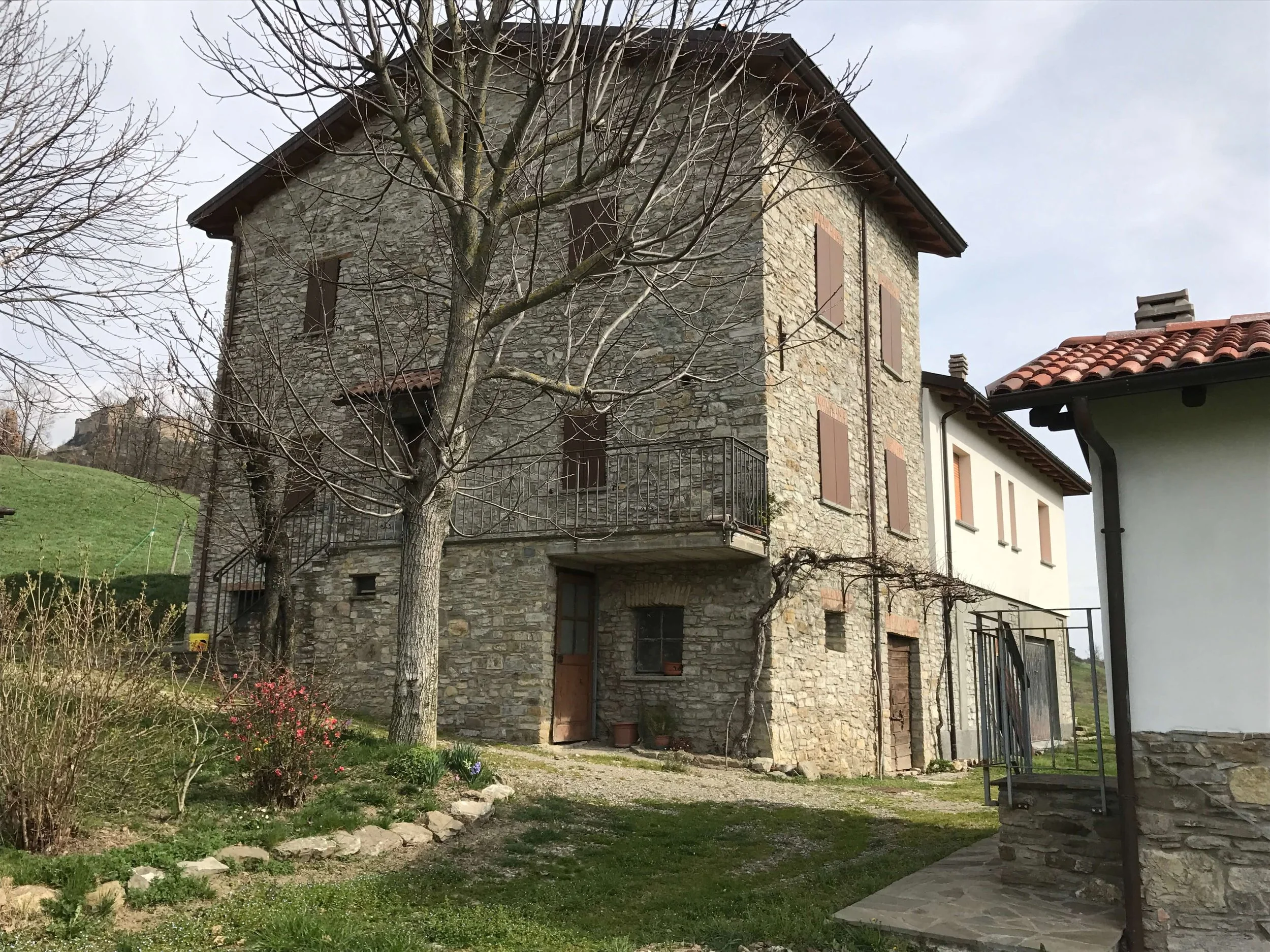 Casa rustica in sasso.JPG