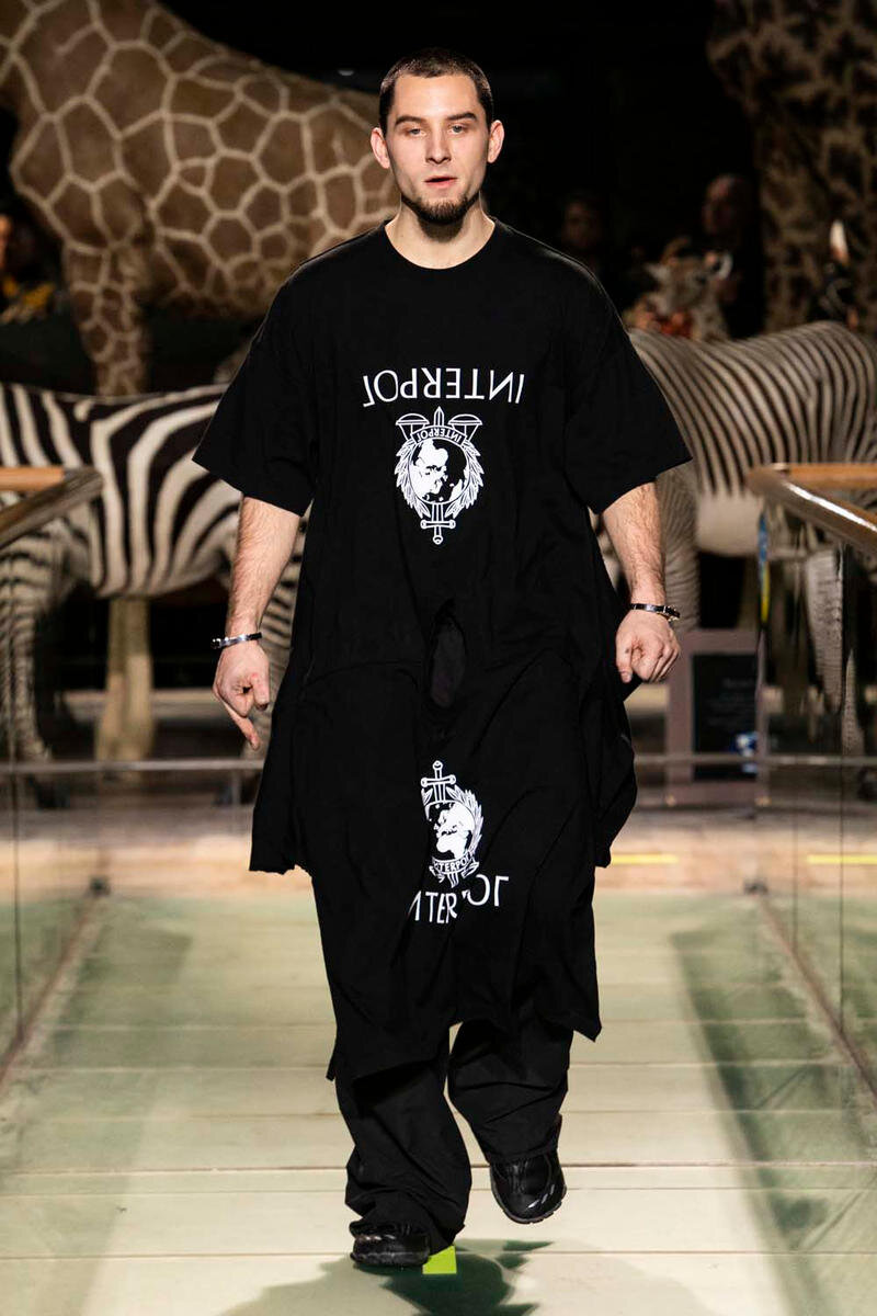 https___hypebeast.com_image_2019_01_VETEMENTS-fall-winter-2019-pfw-runway-51.jpg