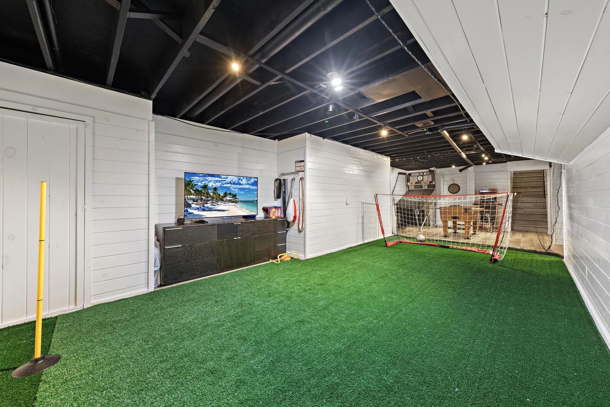 6 Cobblestone Ct (54).jpg