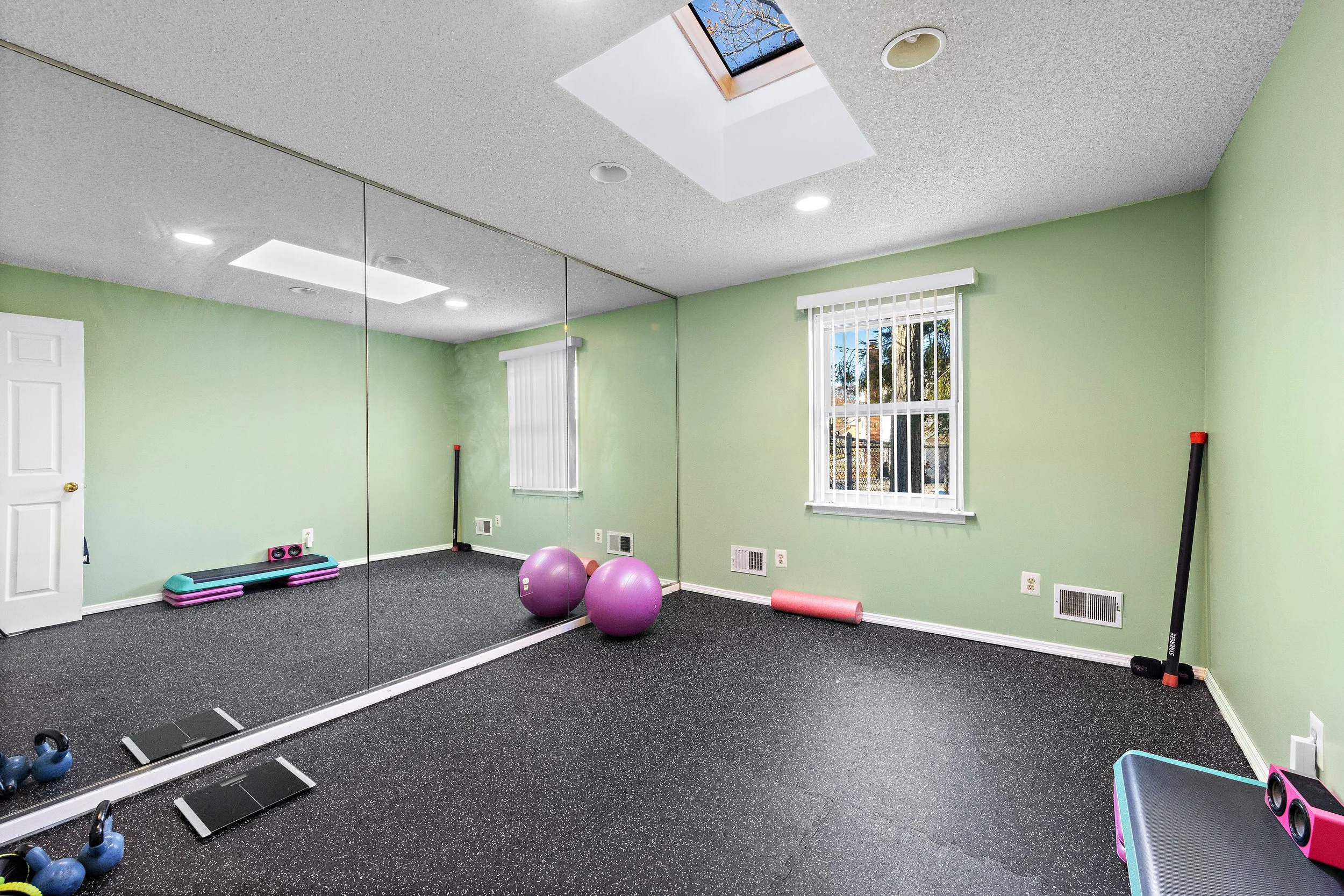 98 Maine St (19).jpg