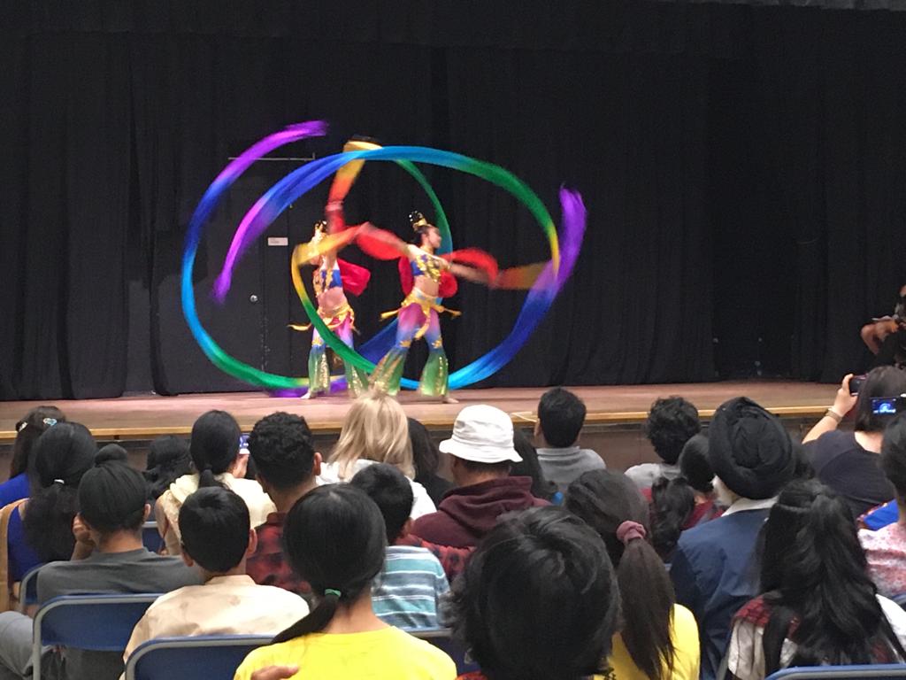 Fair performer
