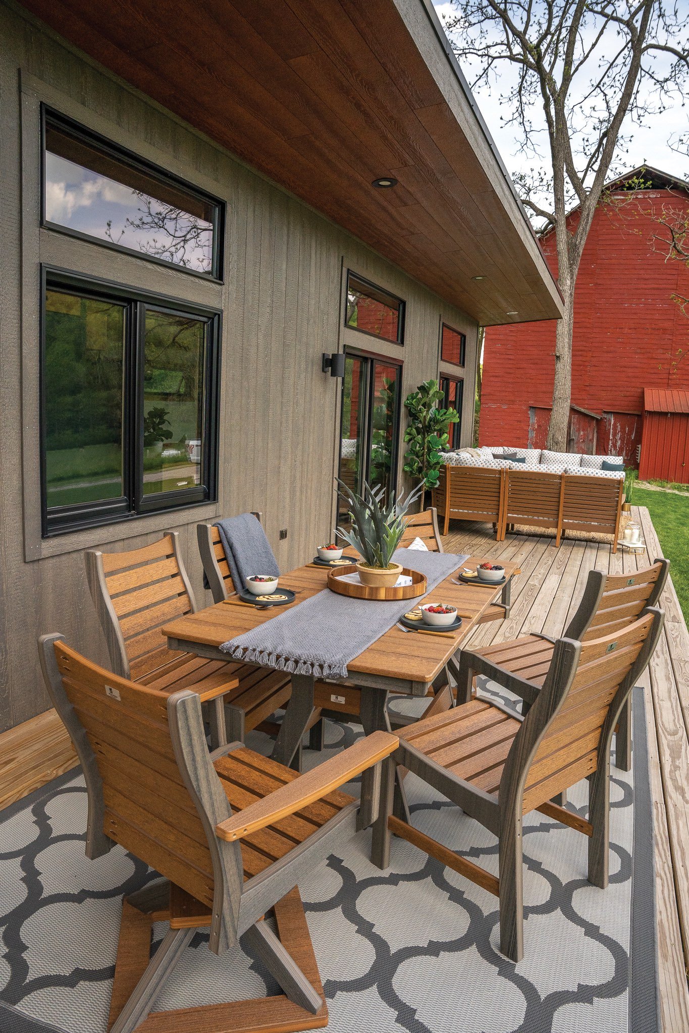 Harbor table with bristol chairs -.jpg