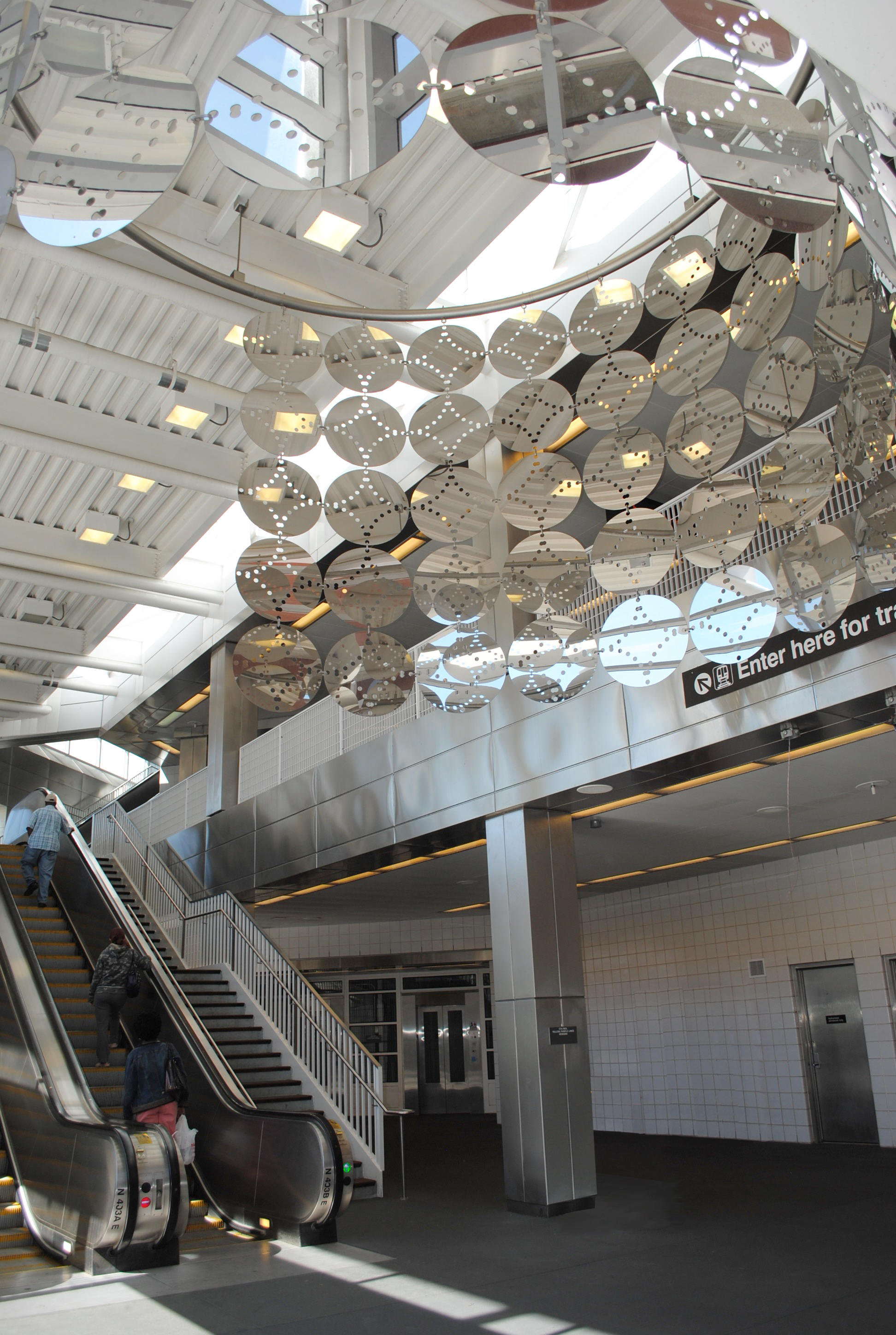 Escalator to upper platform.jpg