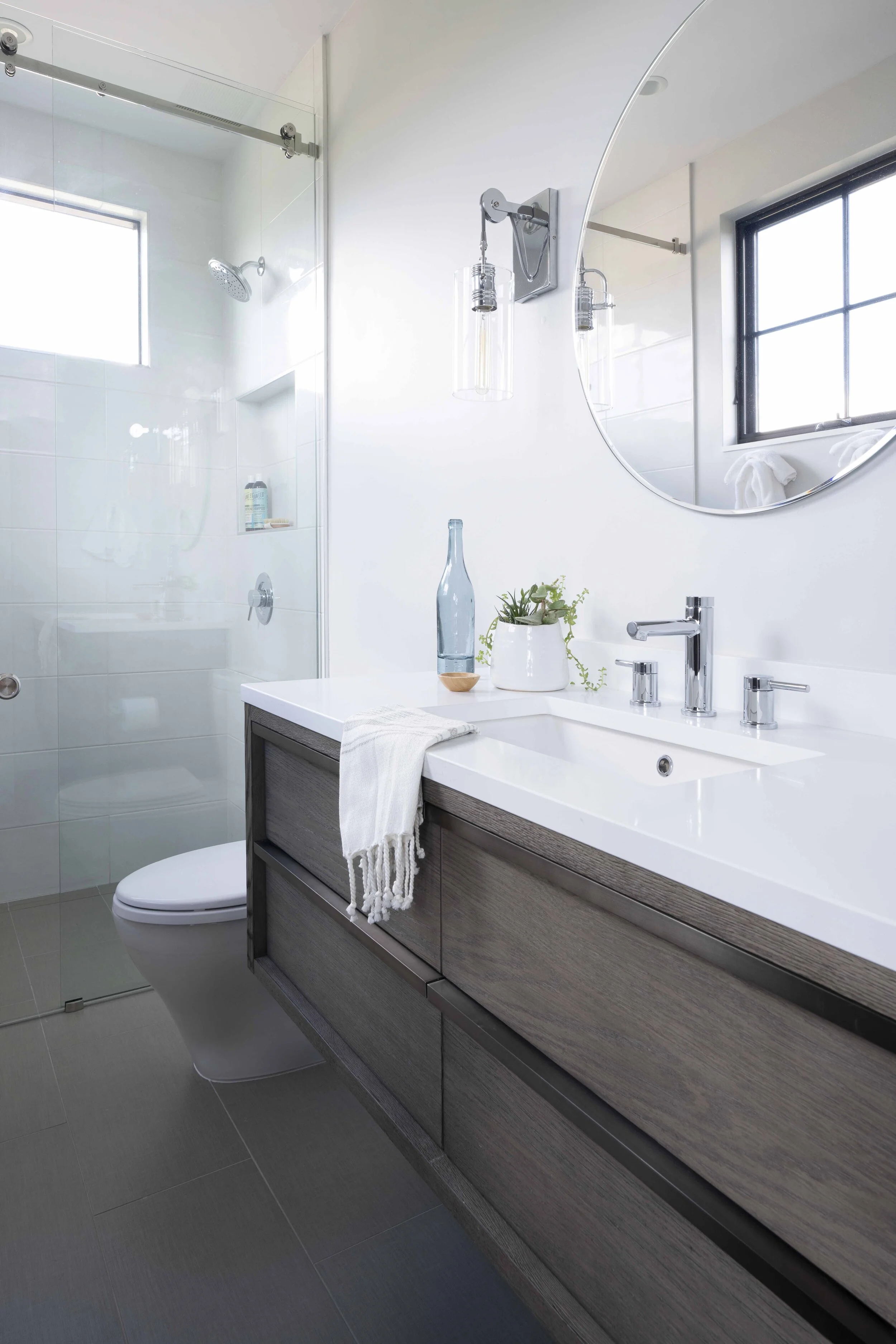 67_Thresher_GuestBath_2.jpg
