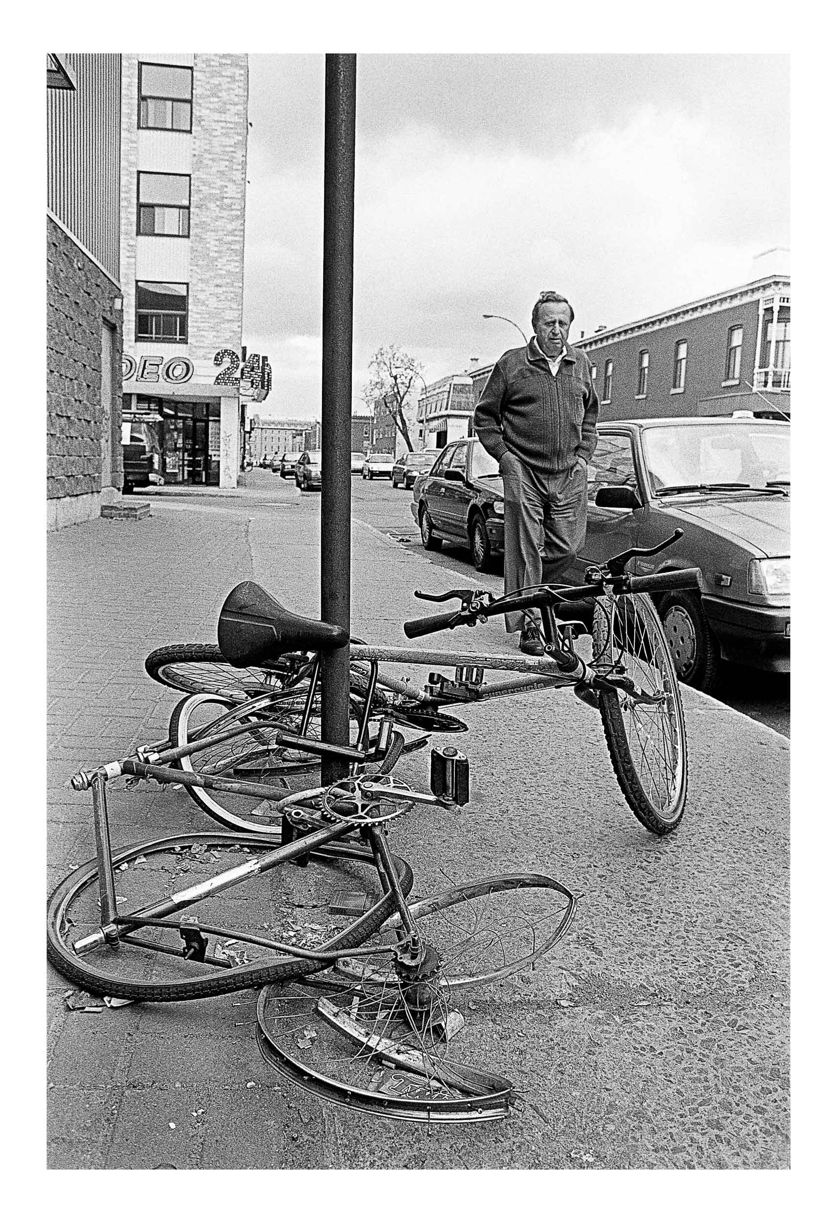  Série de photos sur les vélos abandonnés dans les rues de Montréal 