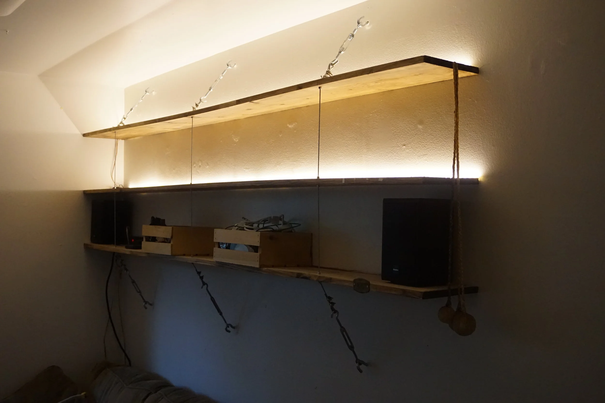 Hanging Shelf Erich Smith