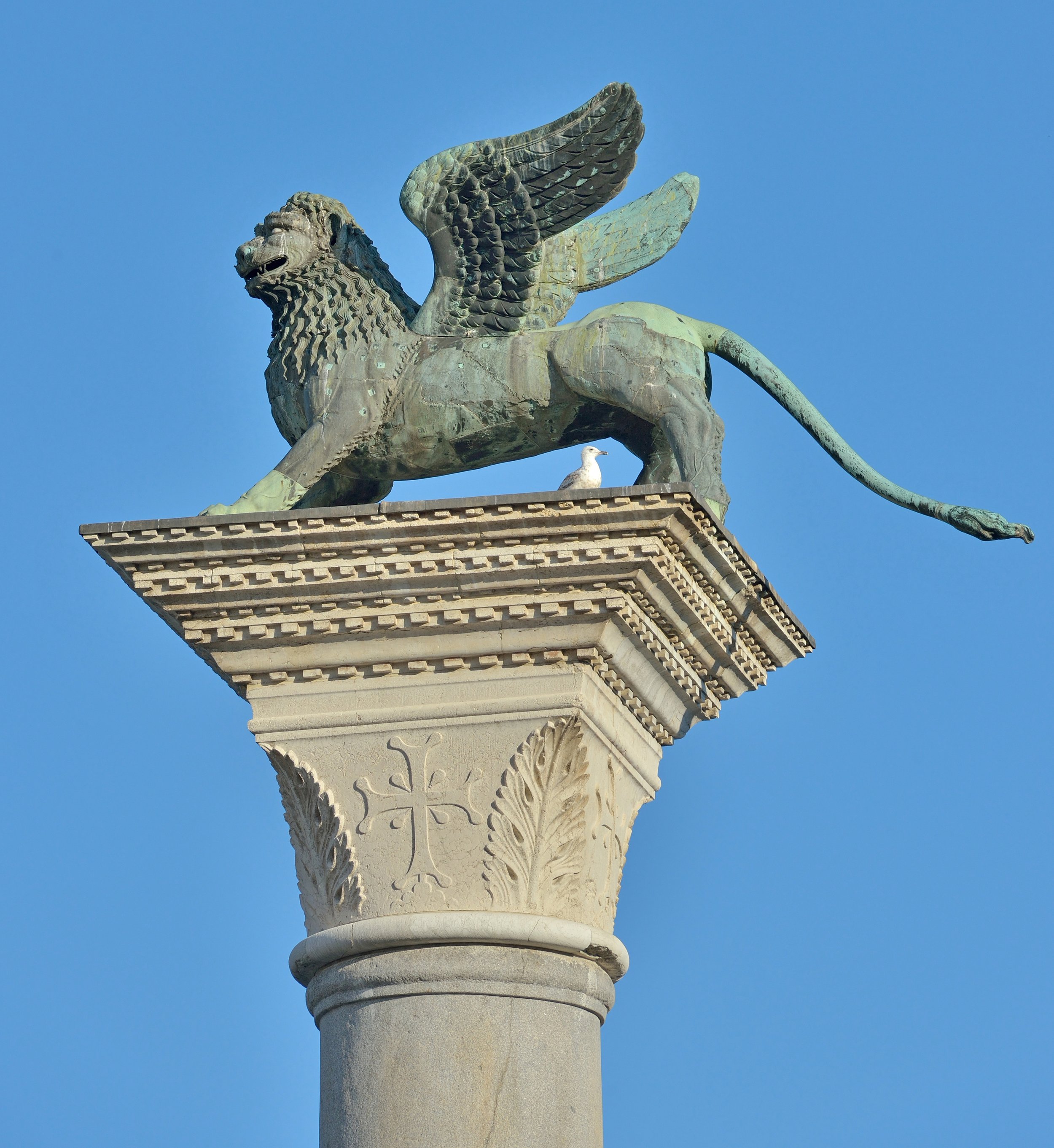 The_lion_of_San_Mark_on_Piazzetta_San_Marco_Venice.jpeg