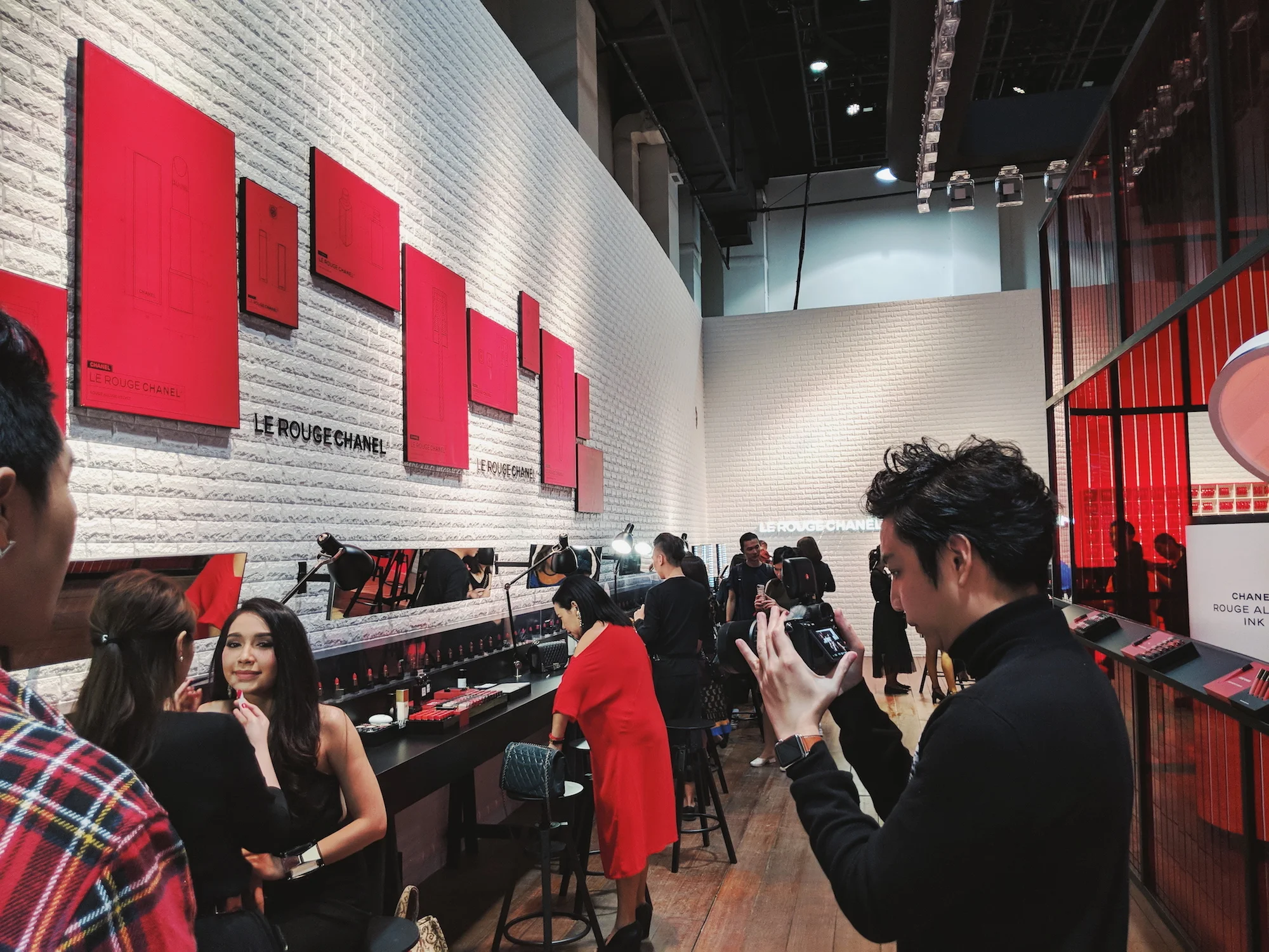 Chanel_Le_Rouge_Pop_up_Adorable_04.jpg