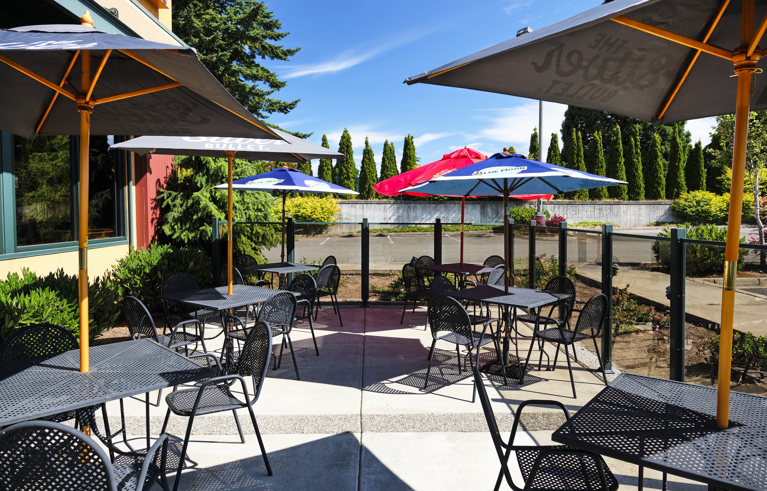 Bob's Everett  Lounge Patio!.jpg