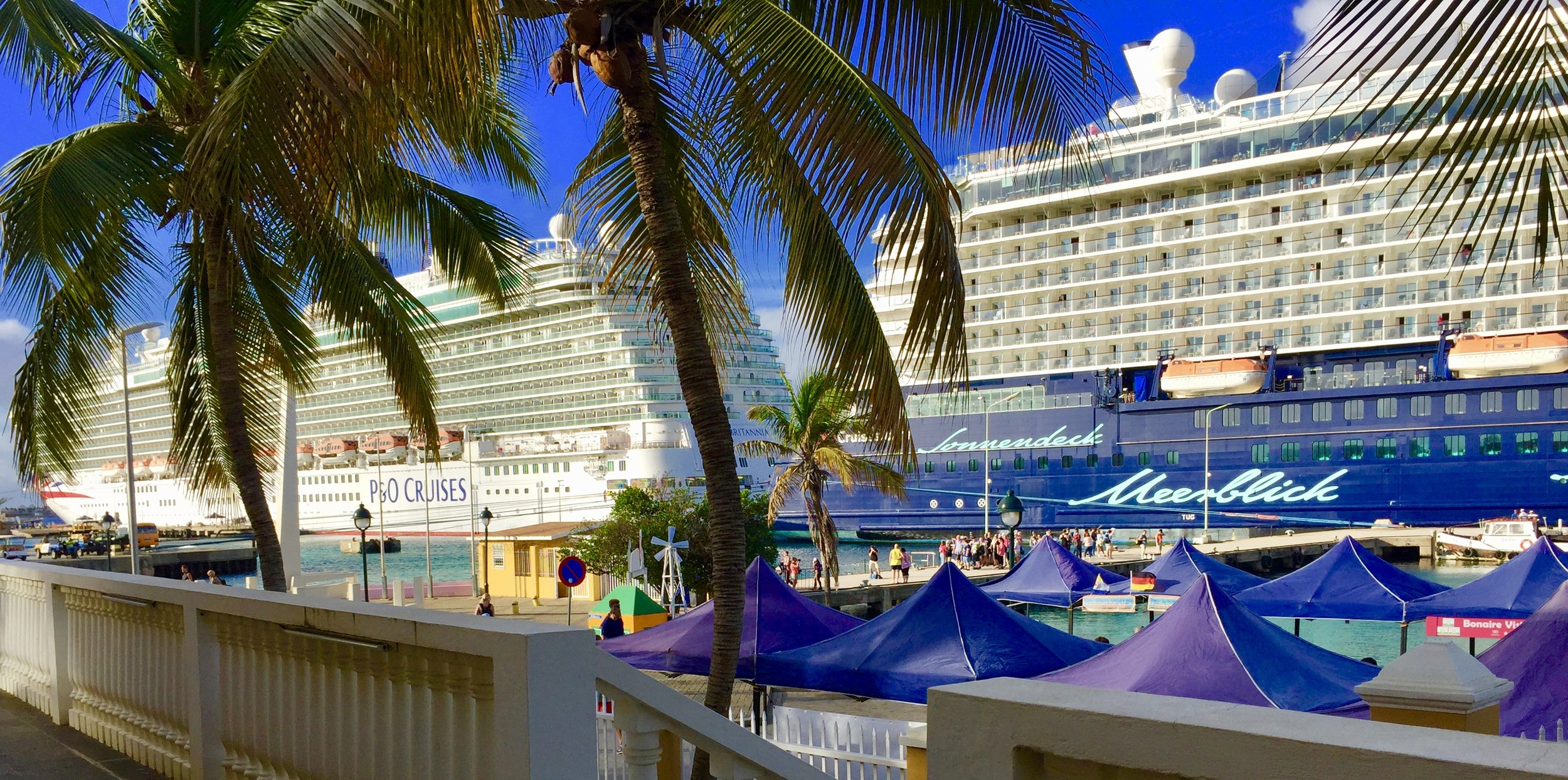 Bonaire Arts and Crafts Cruise Market in Wilhelmina Plaza - just off the North Pier