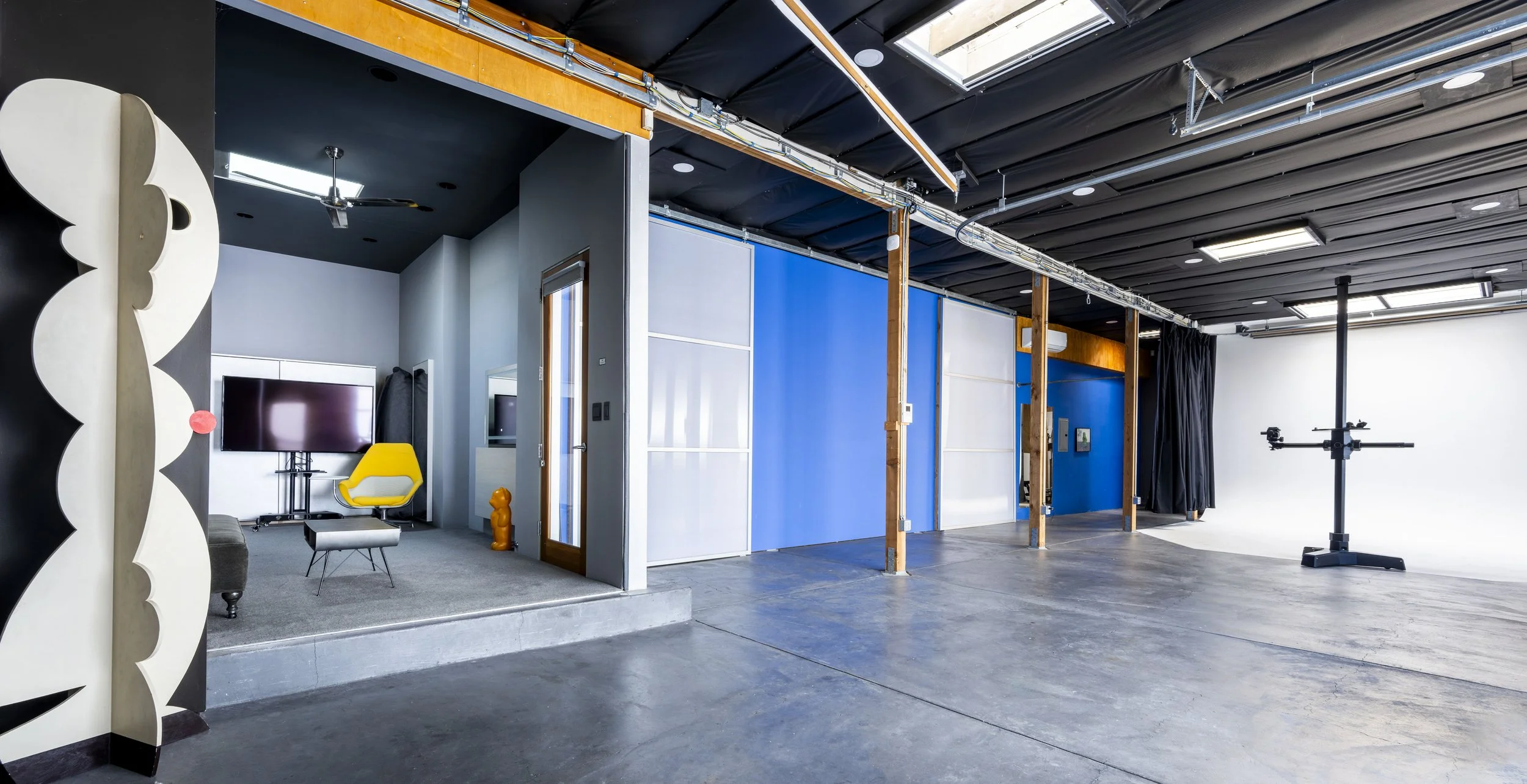 Studio interior-1523.jpg