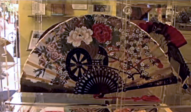 PLAY VIDEOThe Hand Fan Museum Video DocumentaryAn introduction to the museum with a discussion about our mission, history and our current programs. Includes a tour of the museum.. Video length: 7 minutes. Image of fan seen above is Sue Zimmerman's m…