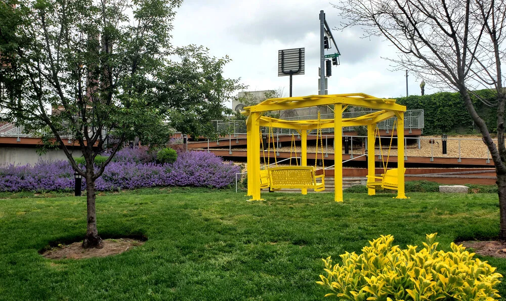 Hudson Street Stoop: Storytell and Sway