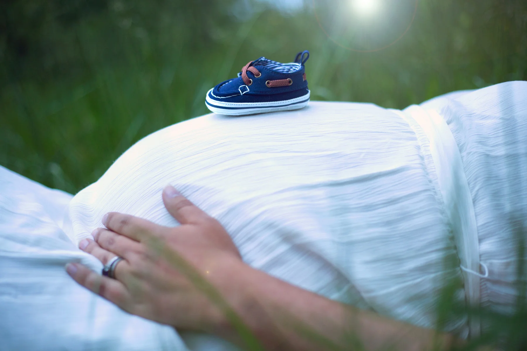 maternity-shoot-baby-shoe-maryland.jpg