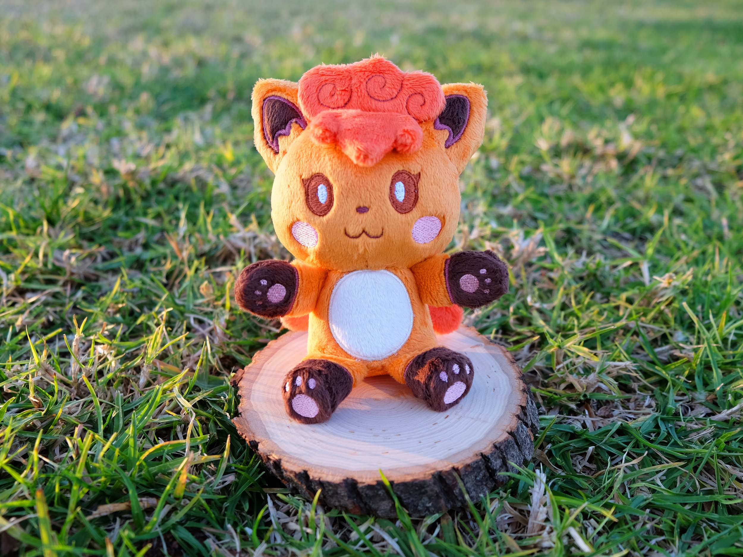 Plush_Vulpix_Front02.JPG