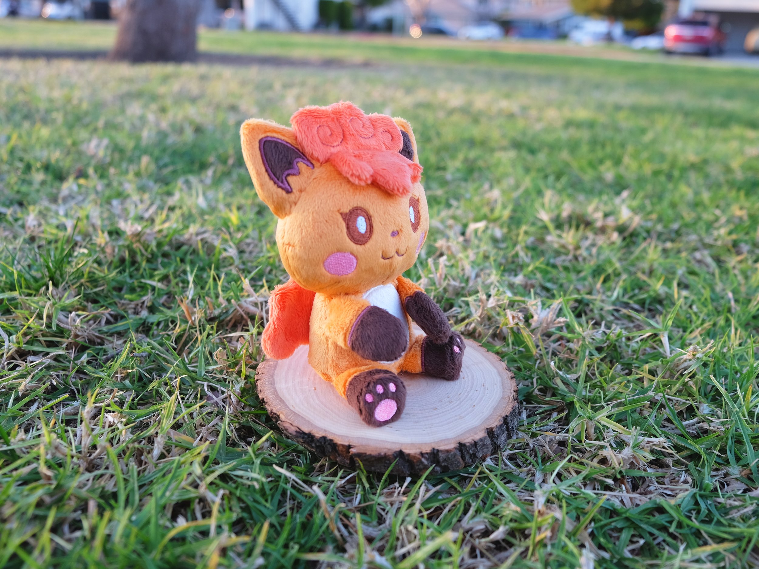 Plush_Vulpix_Side.jpg