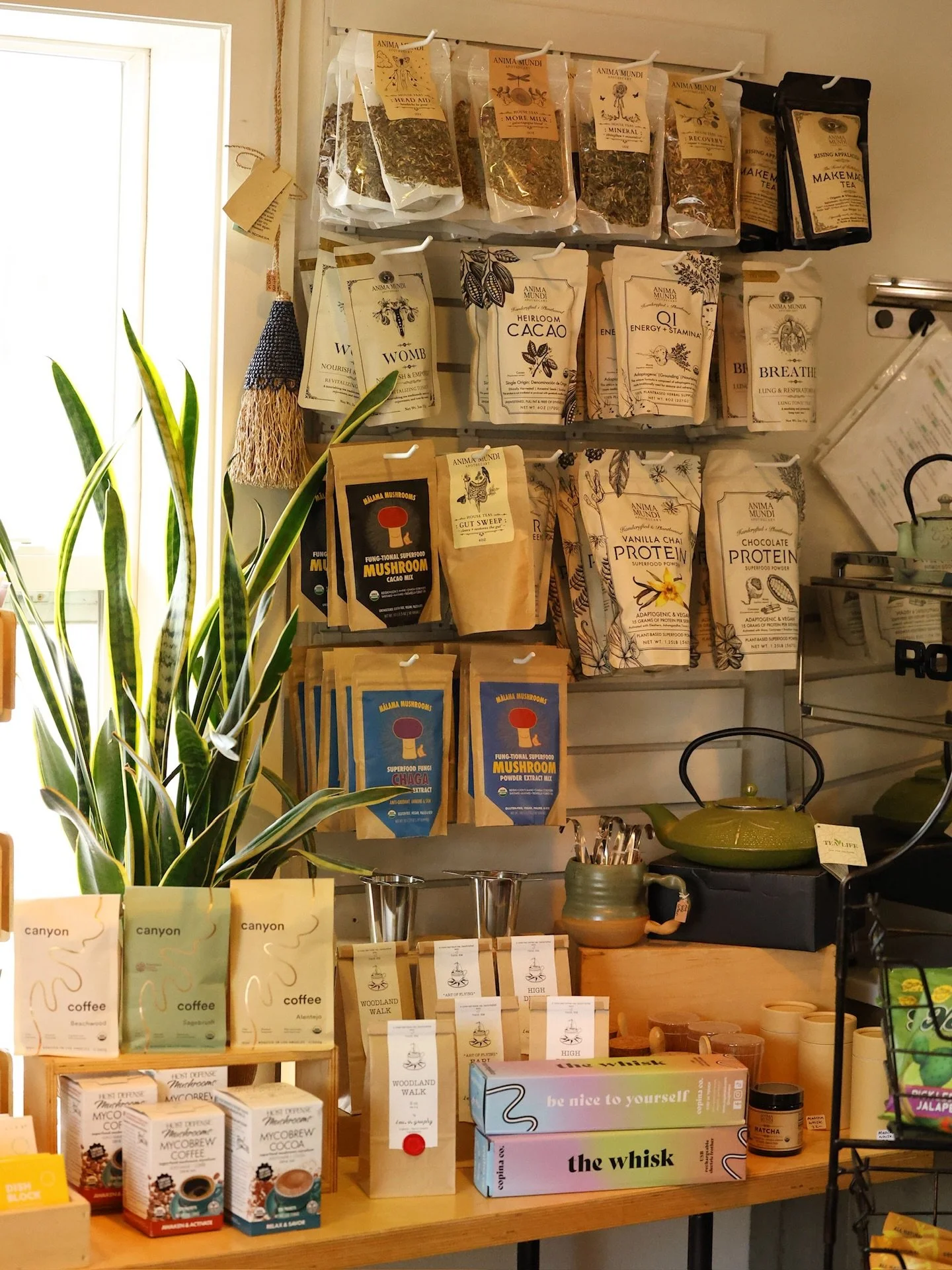 When you walk in expecting a vibrant juicery &amp; cafe but realize it&rsquo;s a wellness hub &amp; local market too 🙌🏼✨ We have the best of both worlds at HB ~ amazing food/drinks + wellness items and home goods that will make you so happy you wal