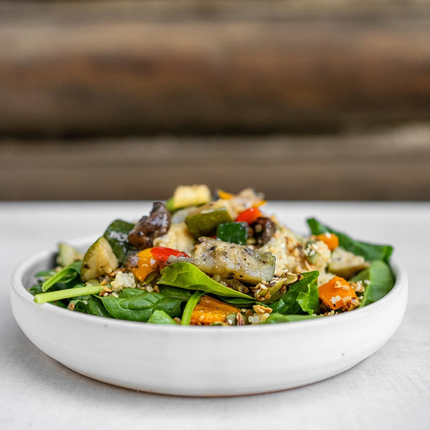 Fresh organic veggies + a beautiful presentation that looks as good as it tastes = a nutritious and delicious lunch 🌱🧡 We&rsquo;ll see you at our juice / cafe cabin in downtown Jackson soon ☺️

#jacksonwy #jacksonhole #cafe #juicery #eattherainbow