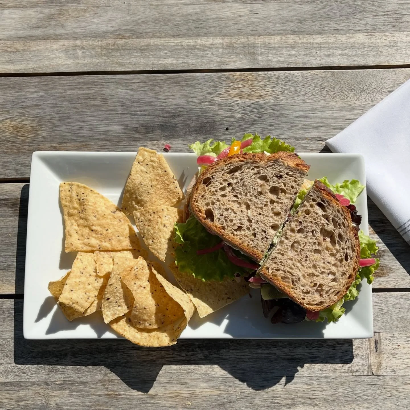 When a turkey sandwich from HB just hits the spot 🙌🏼 Sit in the sunshine at our cute cafe and enjoy it or order to go and savor it during a fun picnic date ☺️🧺☀️Either way you can&rsquo;t go wrong. Don&rsquo;t forget to pick out snacks from our we