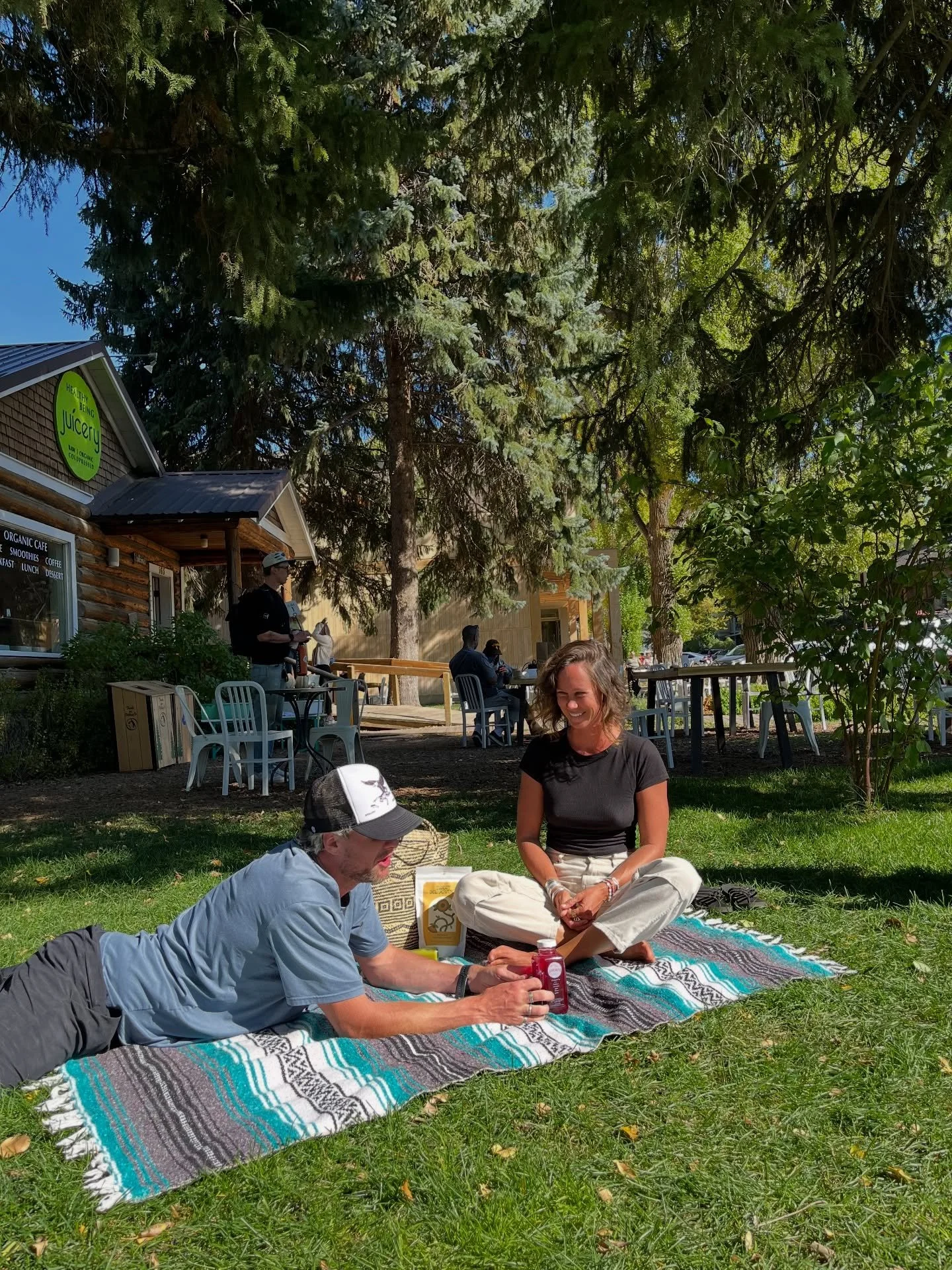 It&rsquo;s blanket on the lawn + your favorite person + cold pressed, organic juice season and we couldn&rsquo;t be more excited. Sunshine, birds singing, and a moment to kick off your shoes and just enjoy the moment at healthy being &hellip; thank y
