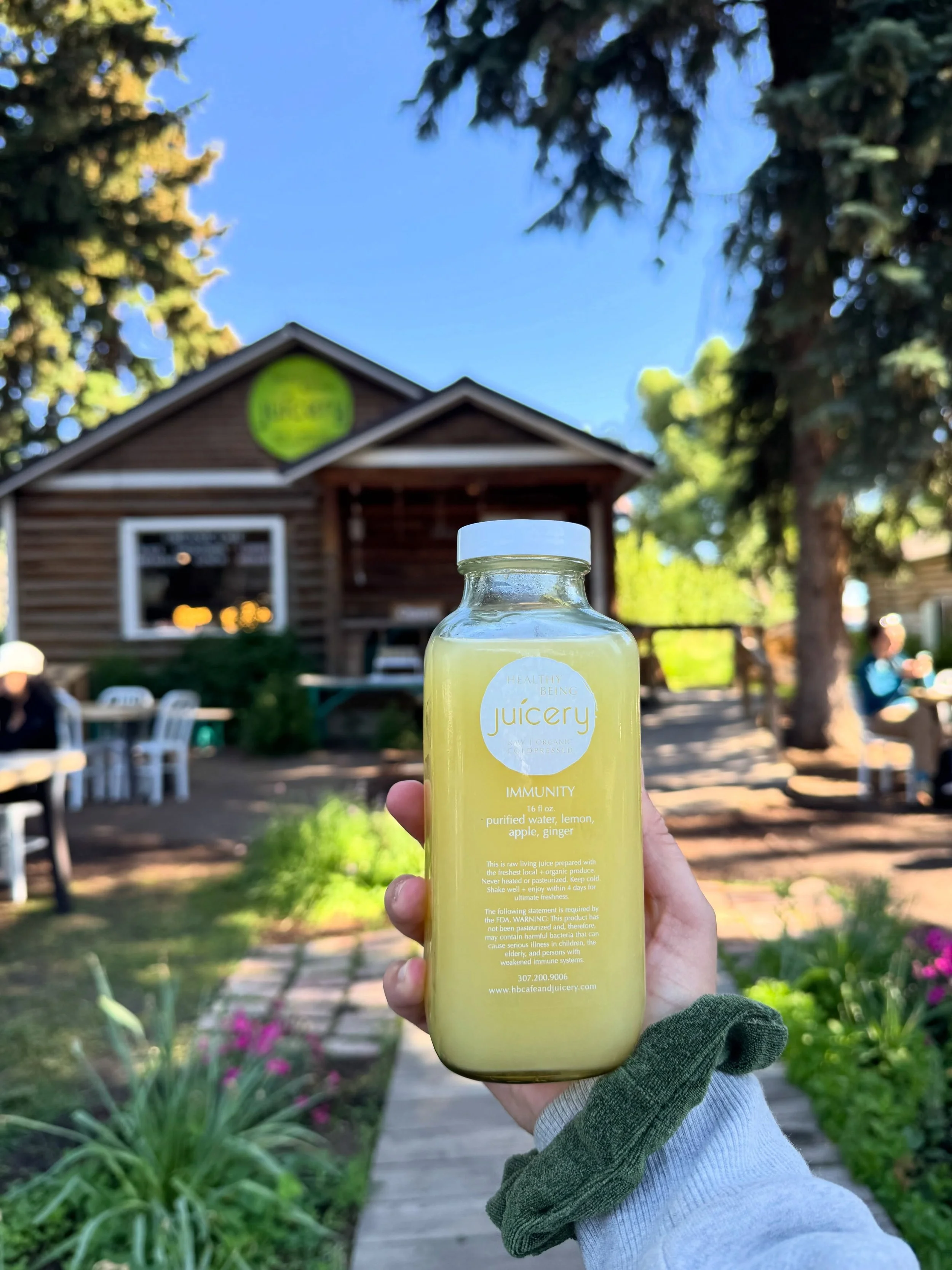 POV: you found your new favorite juicery 🍋🌻and now your weekend plans = fresh air, sunshine, and a cold-pressed, organic juice in hand 🍋💛☀️

#healthybeing #jacksonwy #jacksonhole #juicery #organicjuiceryandcafe