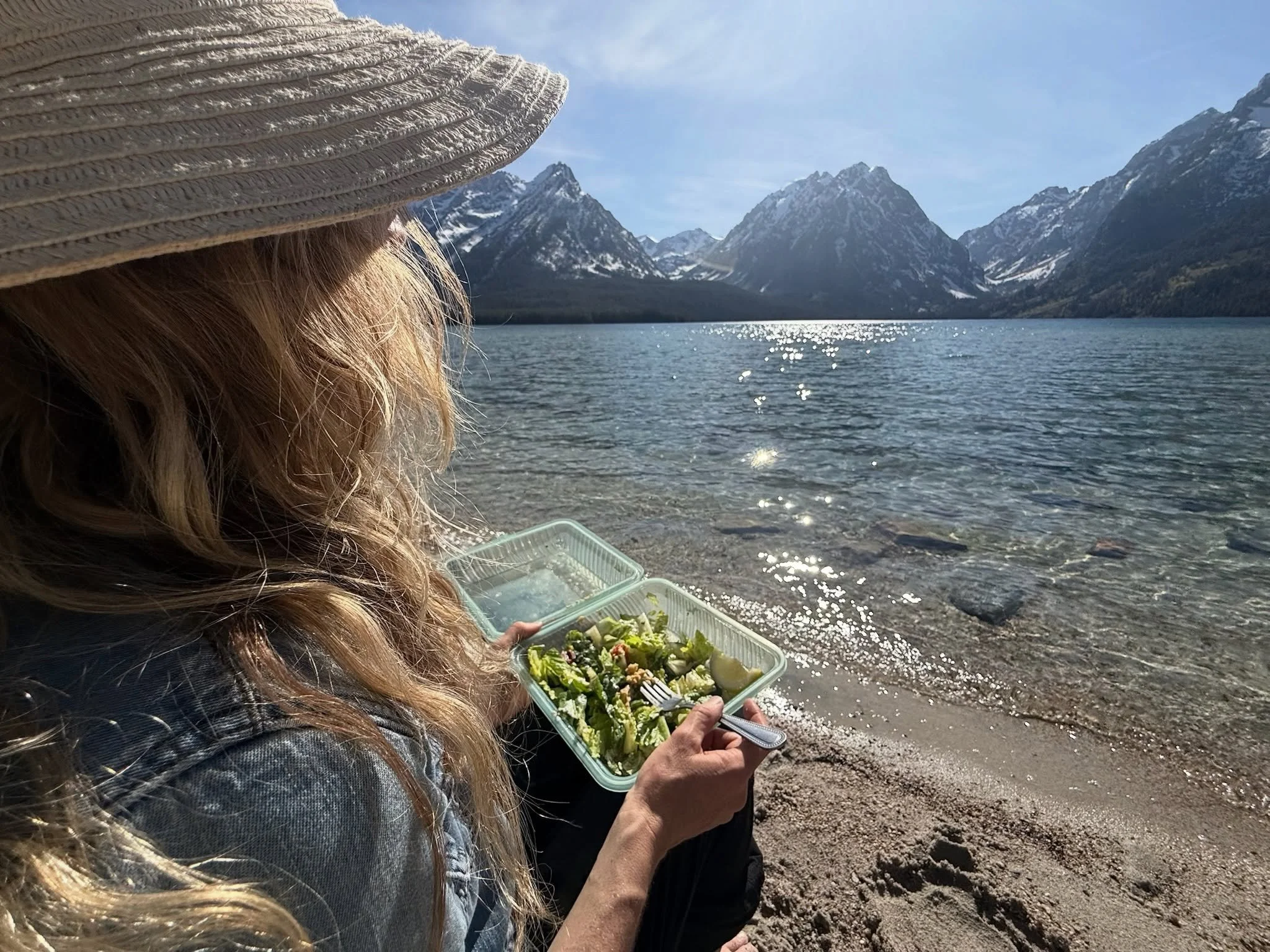 Fresh mountain air, nourishing food, and a moment to slow down and take it all in. Wellness is a lifestyle ~ savor it ☀️🏔️🥗

#jacksonhole #grandtetons #selfcare #wellness #healthybeingcafeandjuicery