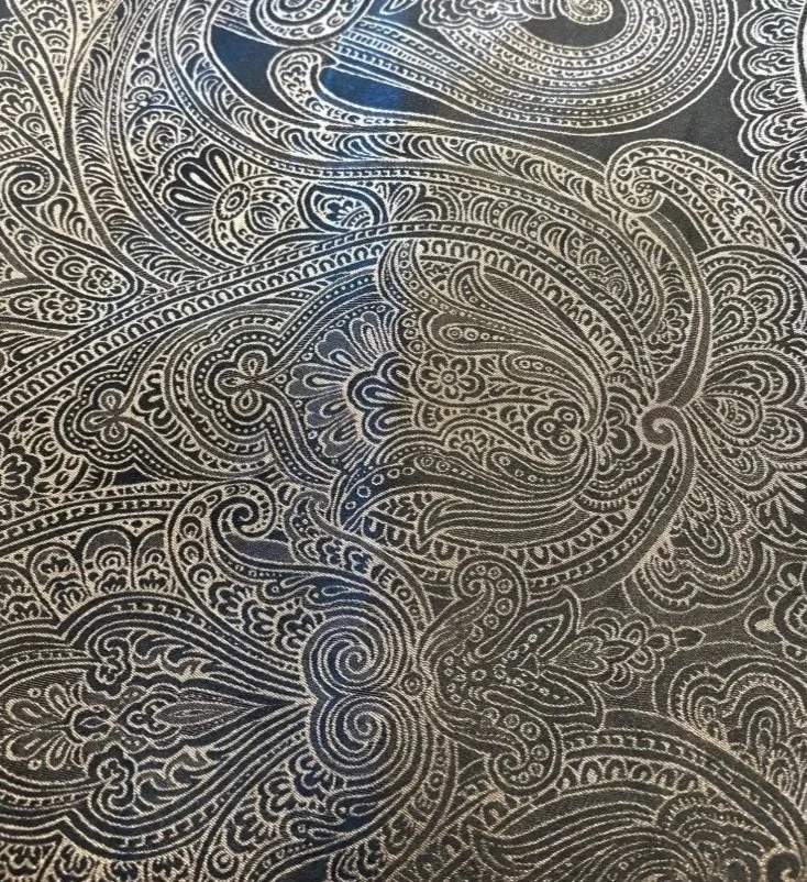 black+and+gold+paisley.jpg