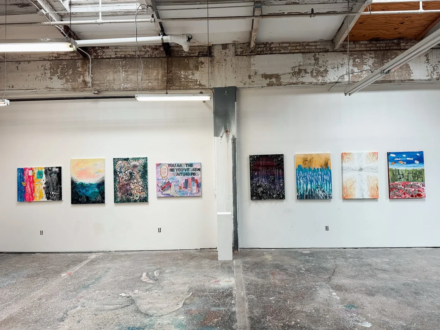 Tonight&rsquo;s the night!
🖤it&rsquo;s Franky Friday! AND the night you can come see The Art of Letting Go exhibition from my art retreat last month! 
🖤8 artists that participated have there amazing pieces displayed out in the Promenade Gallery of 