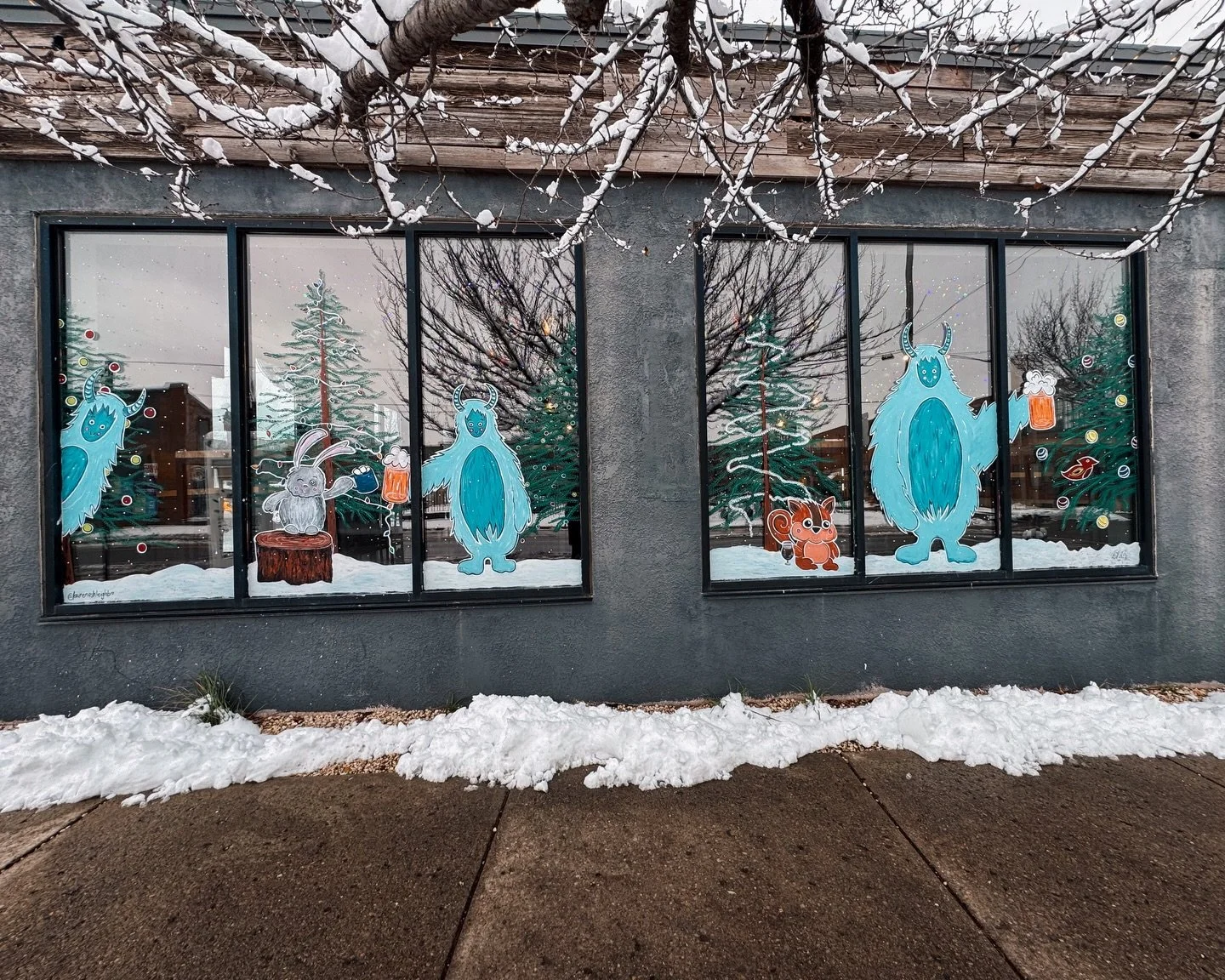 ❄️ not my typical subject matter, but it&rsquo;s yeti season at @landgrantbrewing ! 
❄️I&rsquo;ve had fun making my doodles come to life in such a big way.
❄️big thank you to my favorite brewery AND my place of work for allowing me to paint four seas