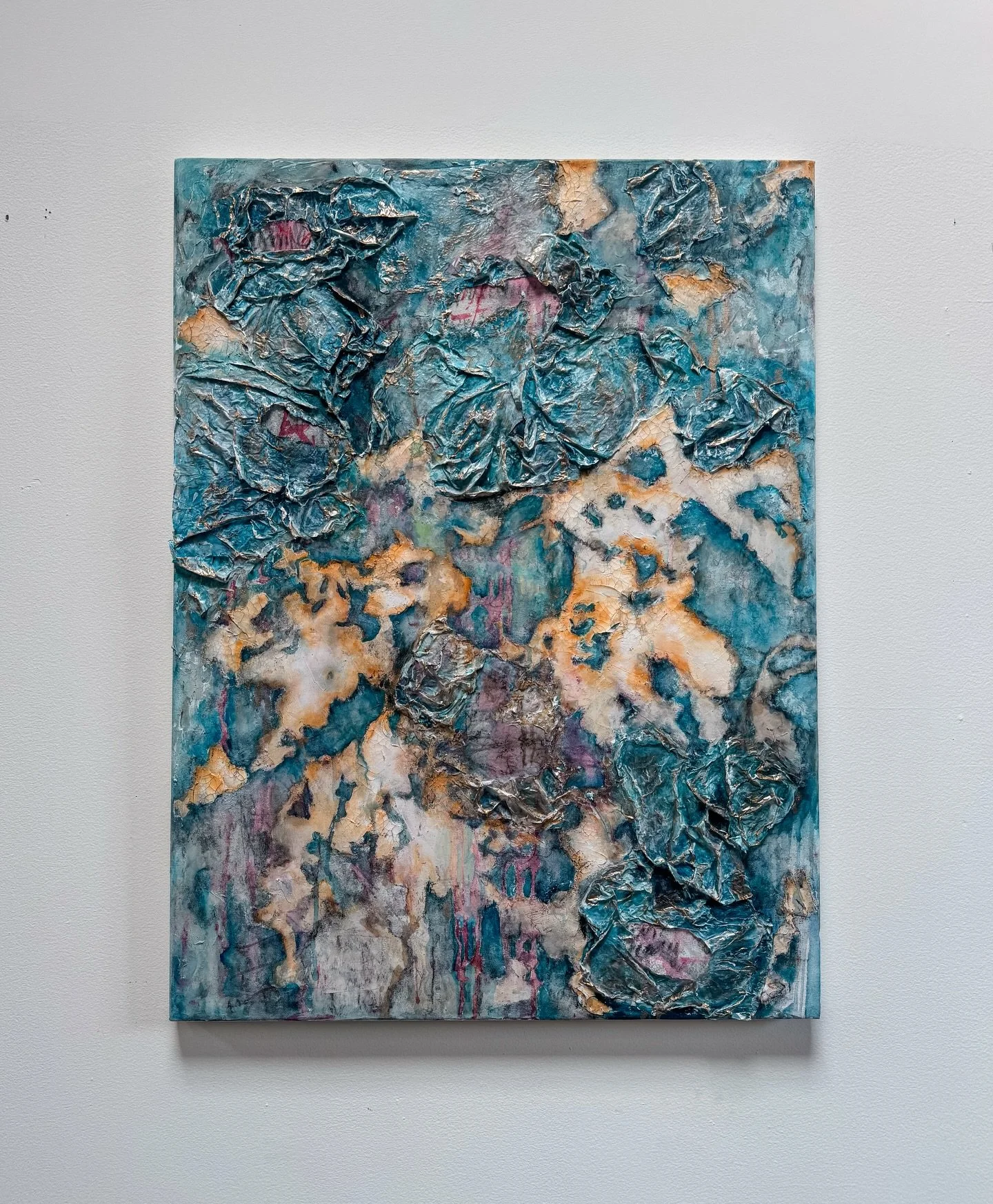 🖤&rdquo;potential&rdquo; 
🖤30x40 
🖤acrylic paint, paper, charcoal, oil pastel, watercolor, and liquid gold
🖤$1700
.
.
.
.
.
.
#mixedmedia #abstract #columbusmakesart #614living #cbus