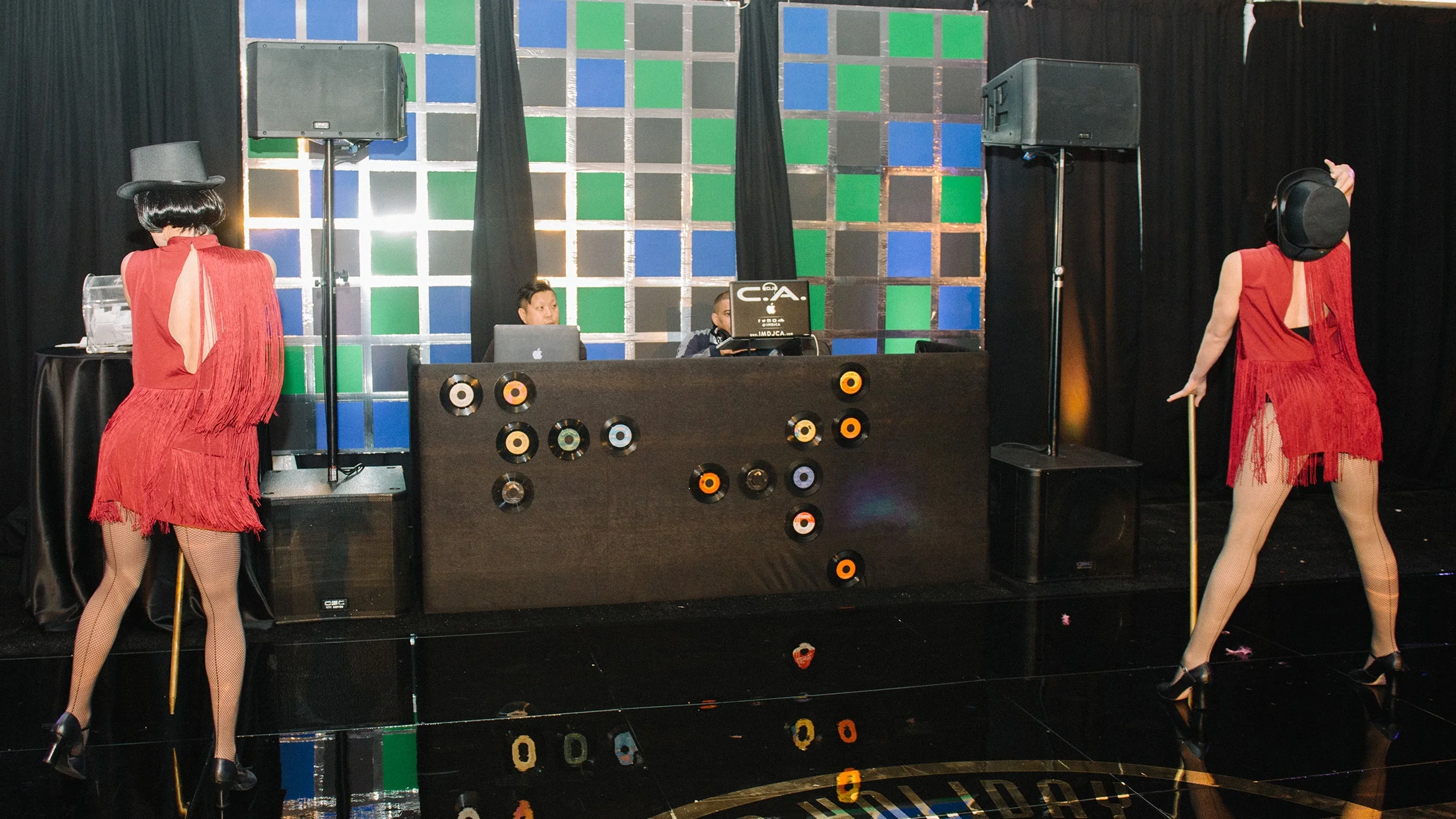 Black Line-Array Speakers + Subwoofers