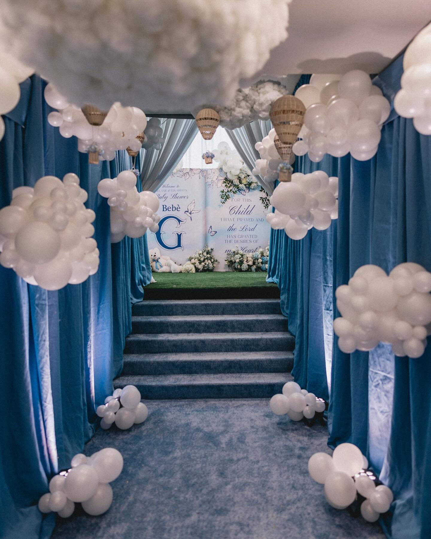 Up in the clouds for this elevated and airy baby shower. 
Lighting|Draping #ambereventproduction 
Planning|Design @tangedesign @glowconceptsevents 
Photography @johnandjoseph 
Floral @eucharis.studio 
Rentals @revelryeventdesign @mtb_event_rentals 
F