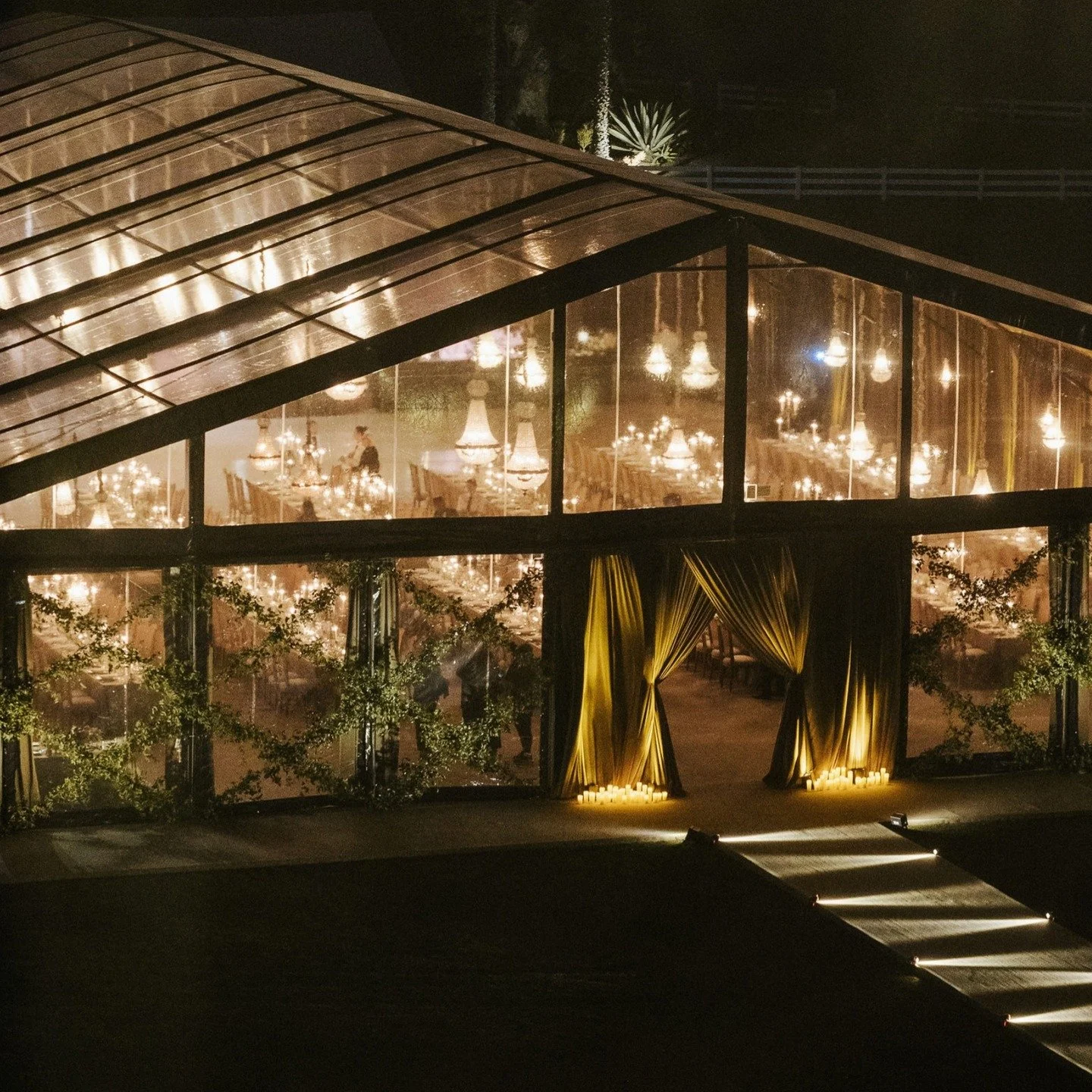 A glimpse prior to guest arrival.

Lighting | Draping #ambereventproduction
Planning | Design @smithandjames @lauren.smithjamesevents 
Photography @joelandjustyna 
Floral @studiomondine 
Rentals @brighteventrentals @foundrentalco @theonicollection 
L