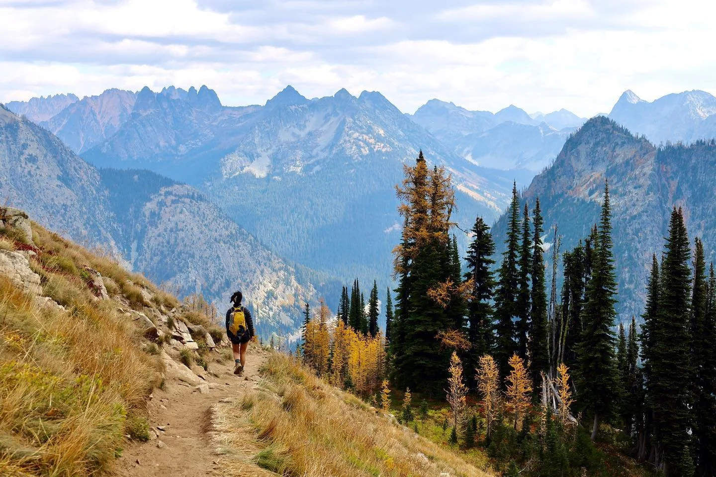 &bull; Hayley the hiker - 10.10.22, Heather-Maple Pass Trail &bull;
&bull;
&bull;
&bull;
&bull;
&bull;
&bull;
#washingtontrails #nwexposure2022 #northcascadesnationalpark #northcascades #northcascadeslakes #northcascadesnp #maplepassloop #maplepasslo