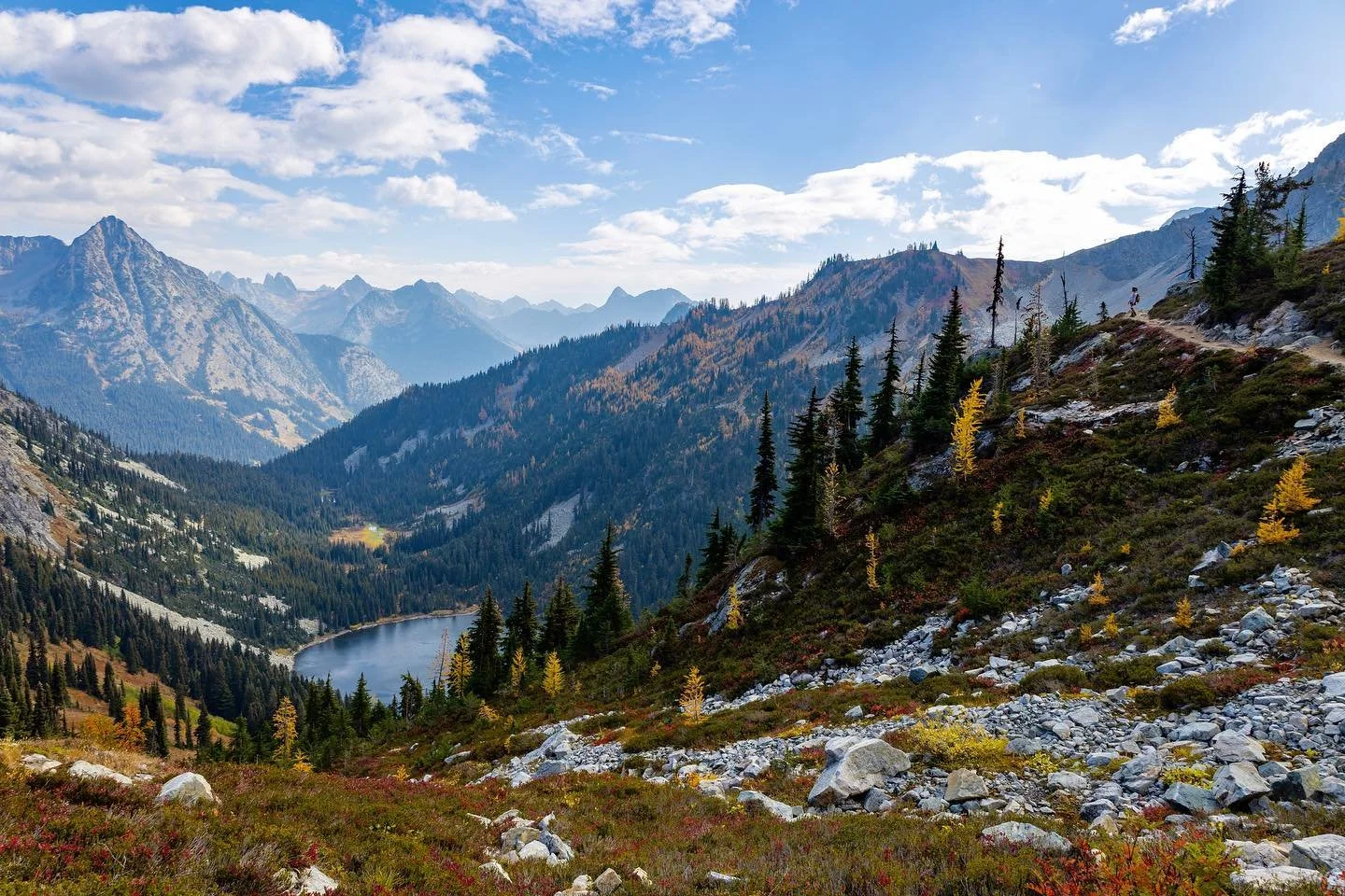 &bull; this trail has everything - 10.10.22, Heather-Maple Pass Trail &bull;
&bull;
&bull;
&bull;
&bull;
&bull;
&bull;
&bull;
#washingtontrails #nwexposure2022 #northcascadesnationalpark #northcascades #northcascadeslakes #northcascadesnp #maplepassl