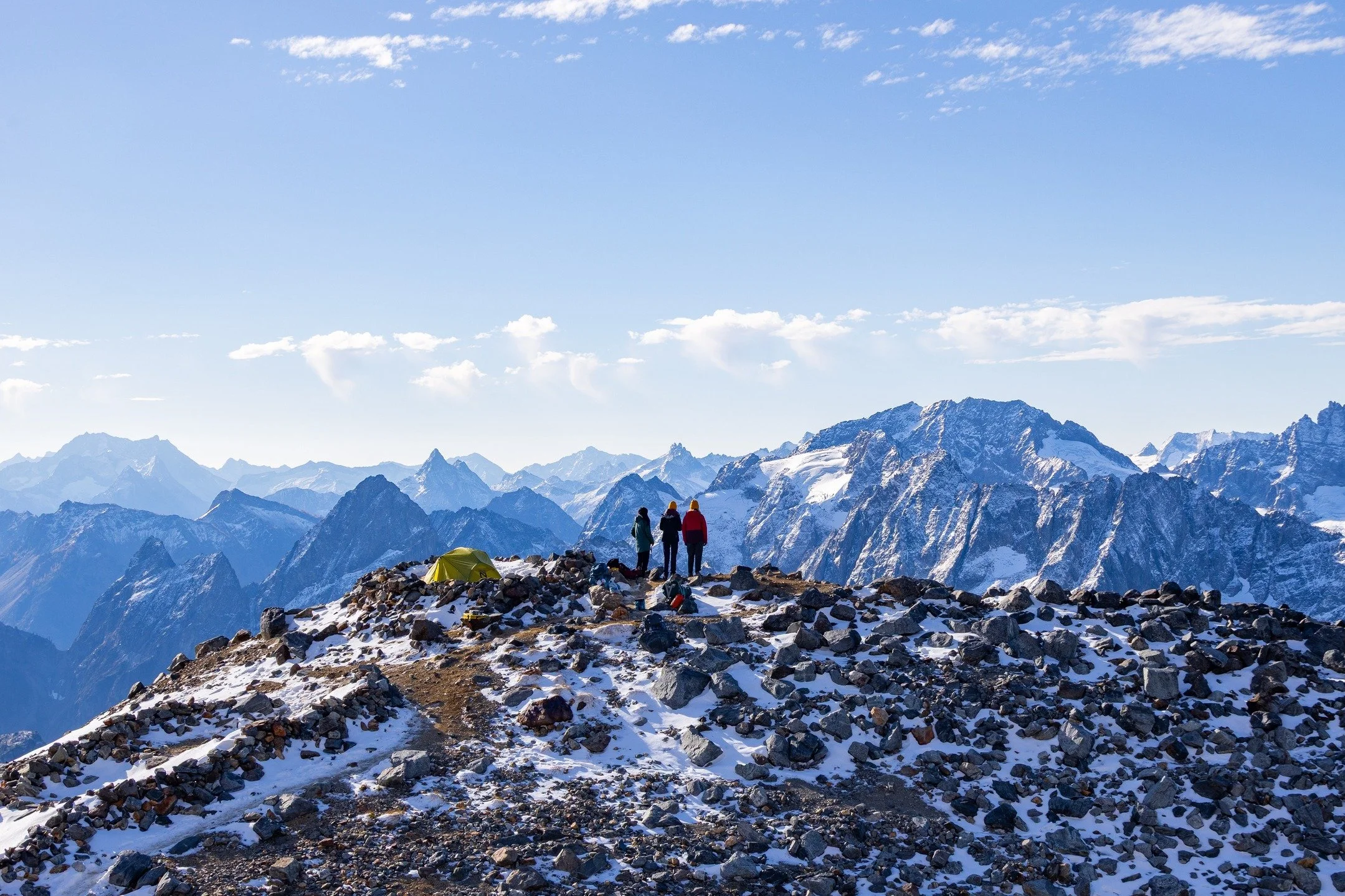 &bull; on top of the world - 10.6.2024 &bull;
&bull;
&bull;
&bull;
&bull;
&bull;
#sahalearm #sahaleglacier #northcascades #northcascadesnationalpark #nationalparkusa #cascades #cascademountains #washingtonhiking #pnwhiking #pnwadventure #pnwlife #alp