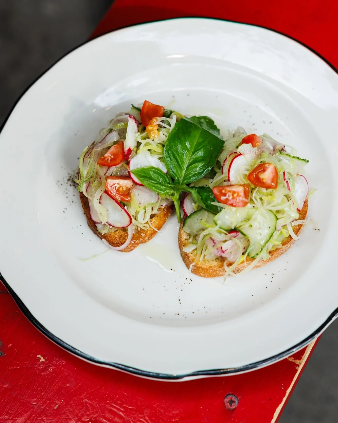 Summer on a plate or our &ldquo;Panzanella&rdquo; at Fiaschetteria West!  Come get it!  Doors open 5:30 pm first come first serve!
🍝❤️🍷