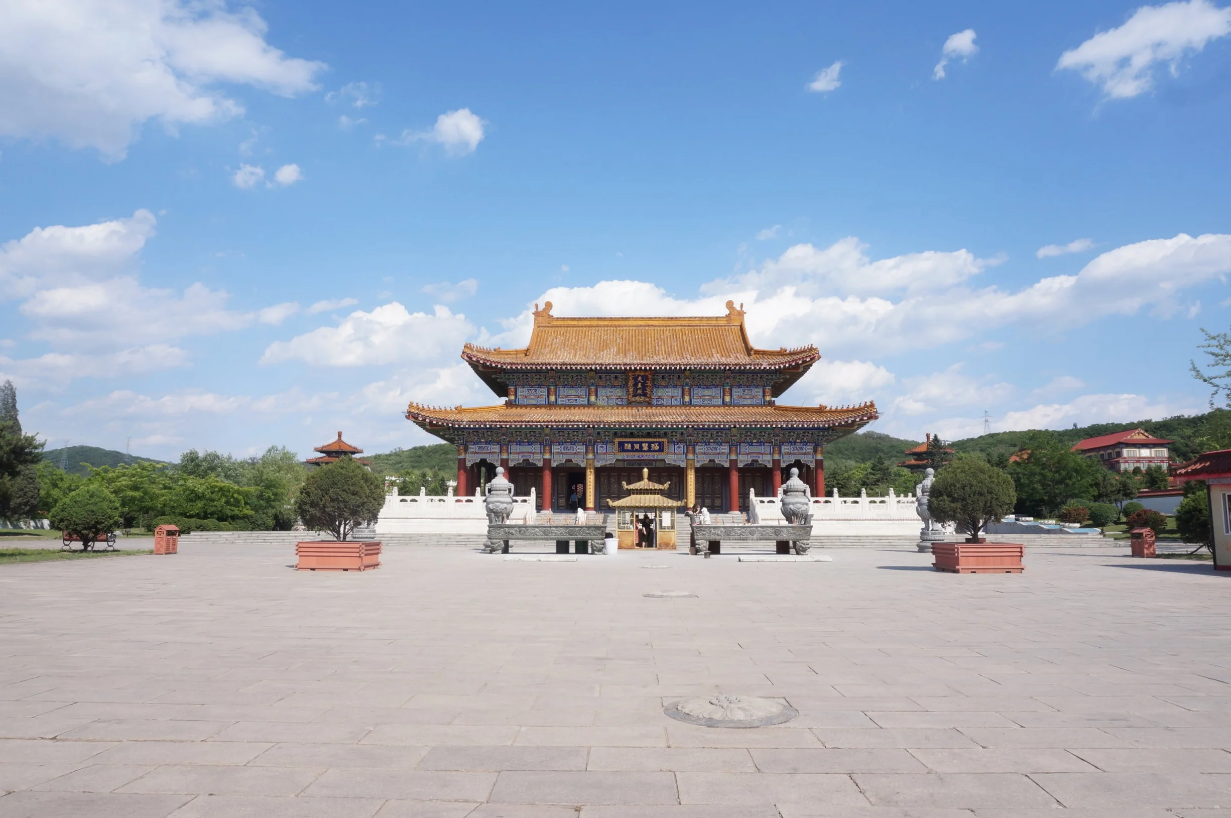 Jade Buddha Palace, Anshan Prince of Travel